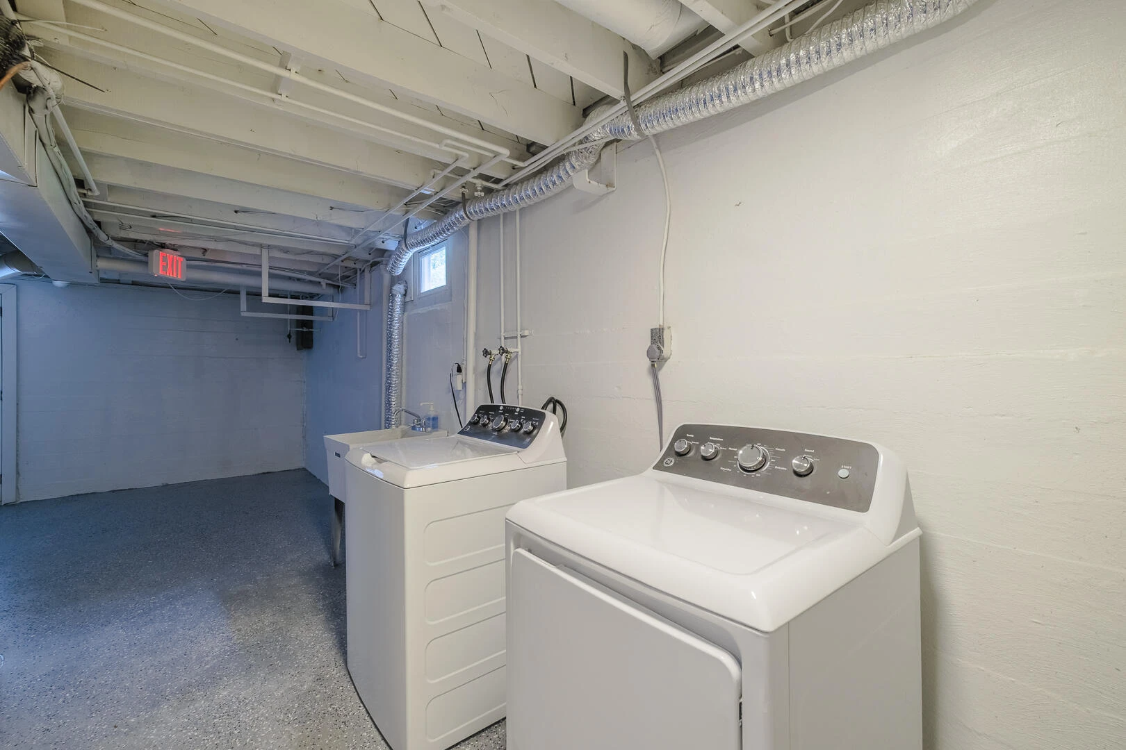 1629 Golfside AVE NW - Photo 33