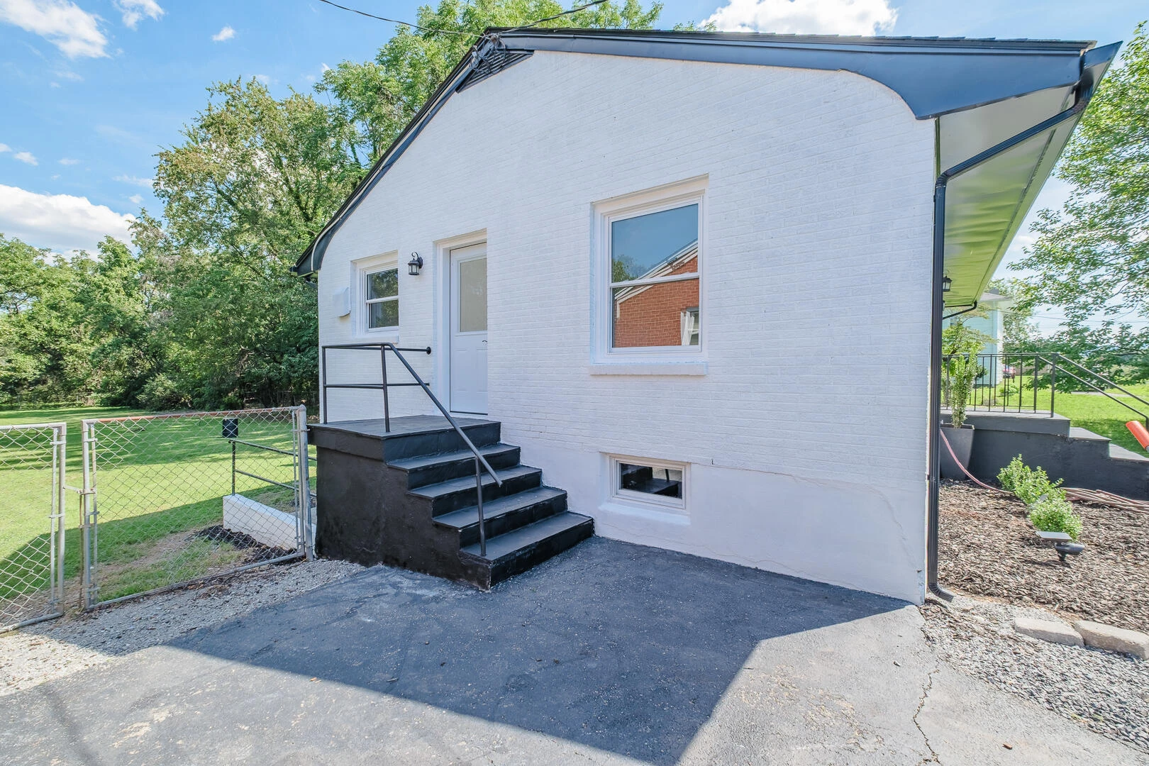 1629 Golfside AVE NW - Photo 3