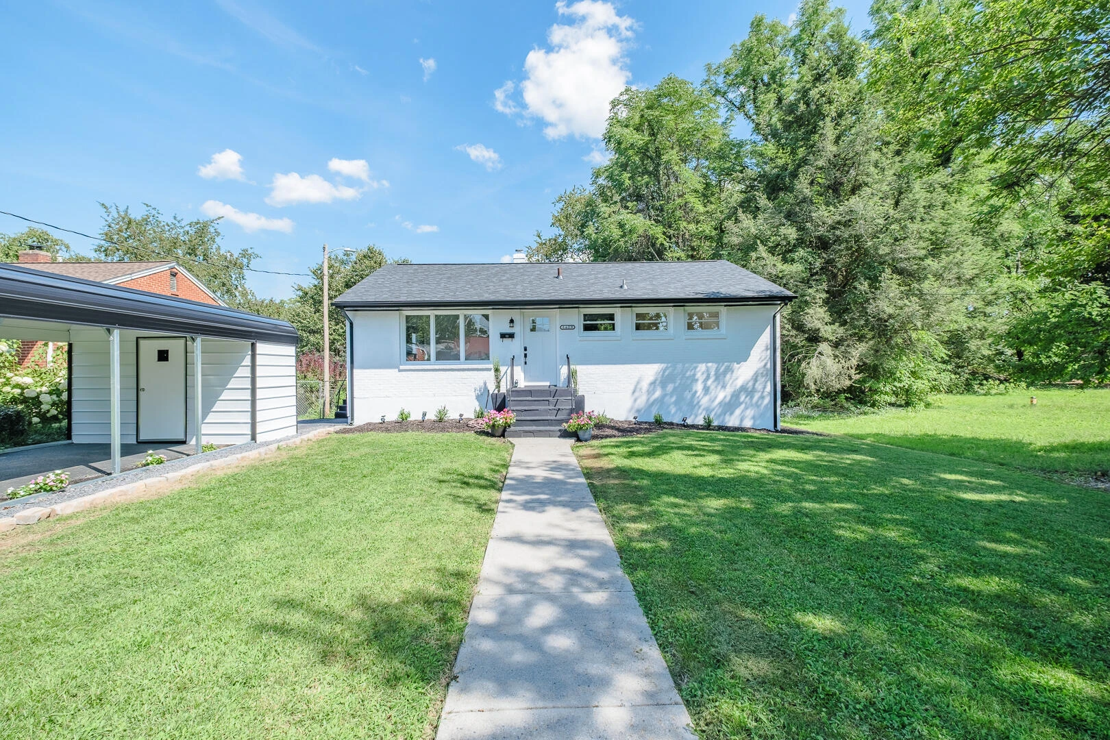 1629 Golfside AVE NW - Photo 6