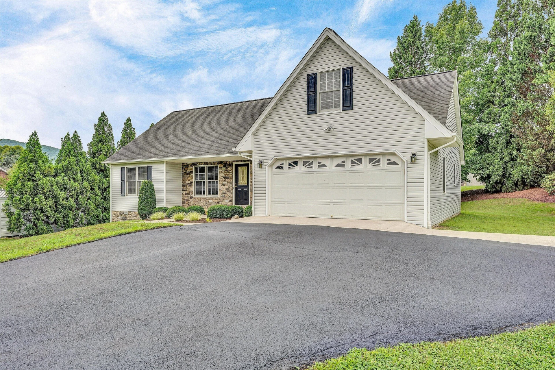 775 Brookfield LN - Photo 3