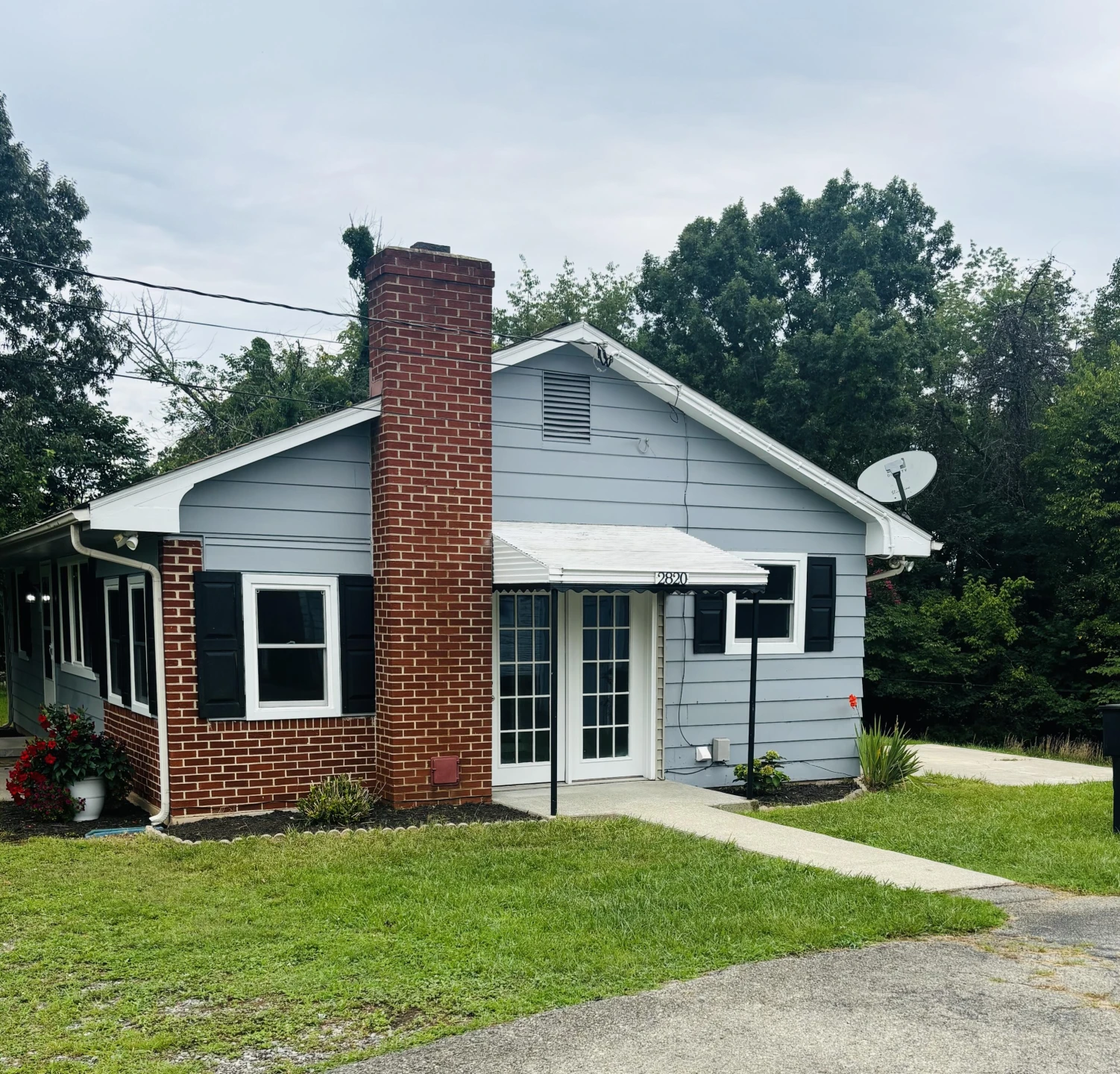 2820 Mount Pleasant BLVD - Photo 2
