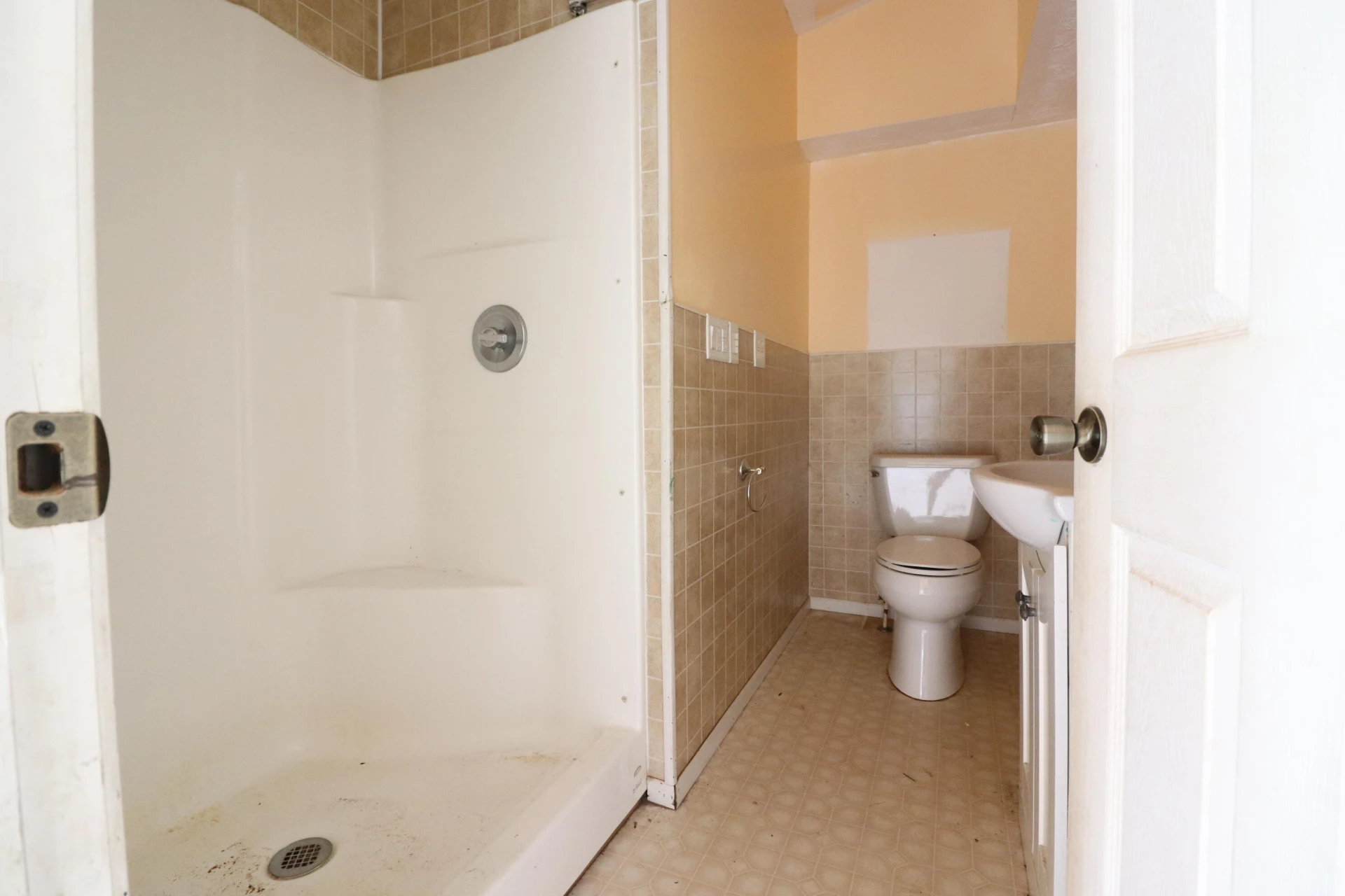 402 Craig ST NE - Photo 12