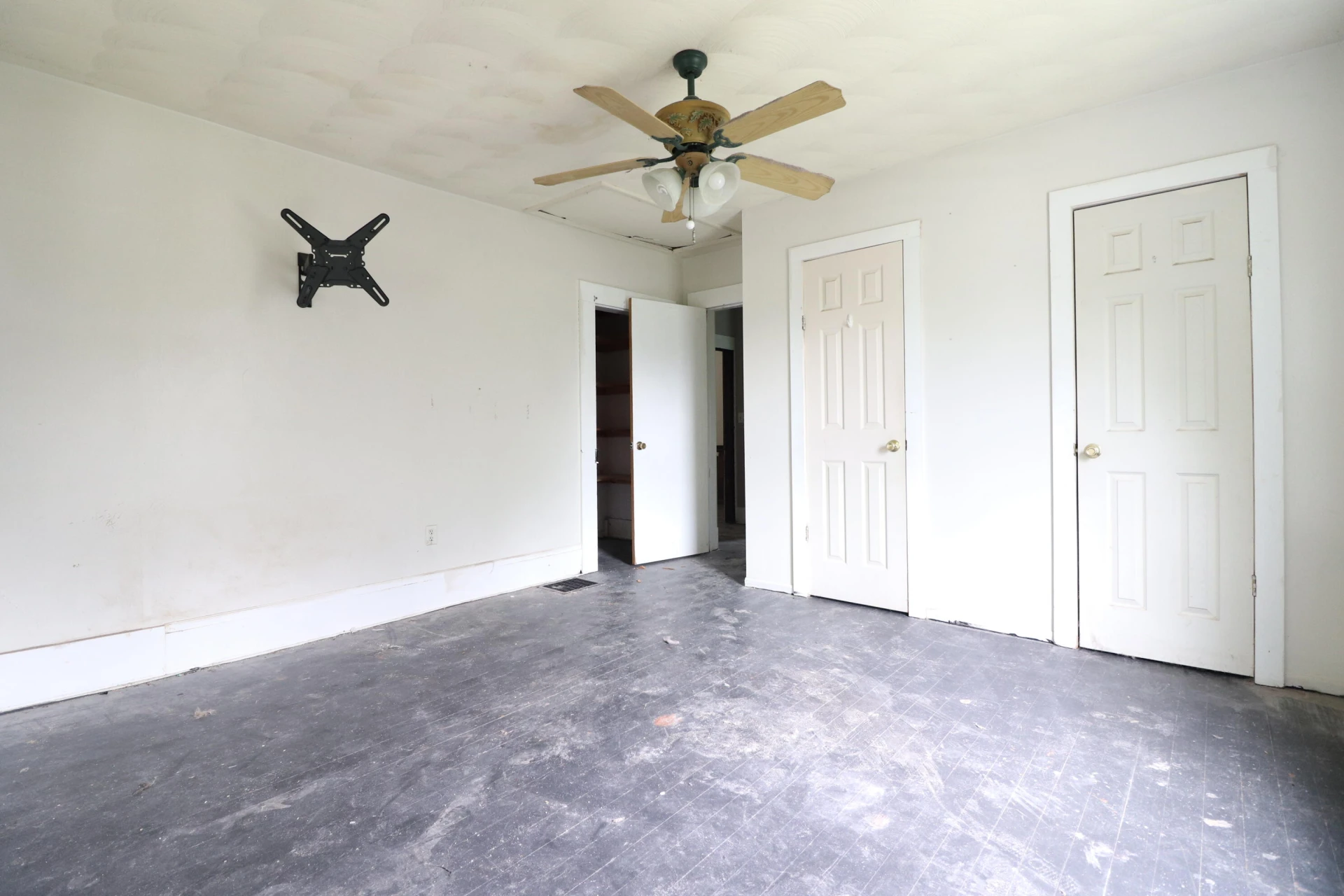 402 Craig ST NE - Photo 15