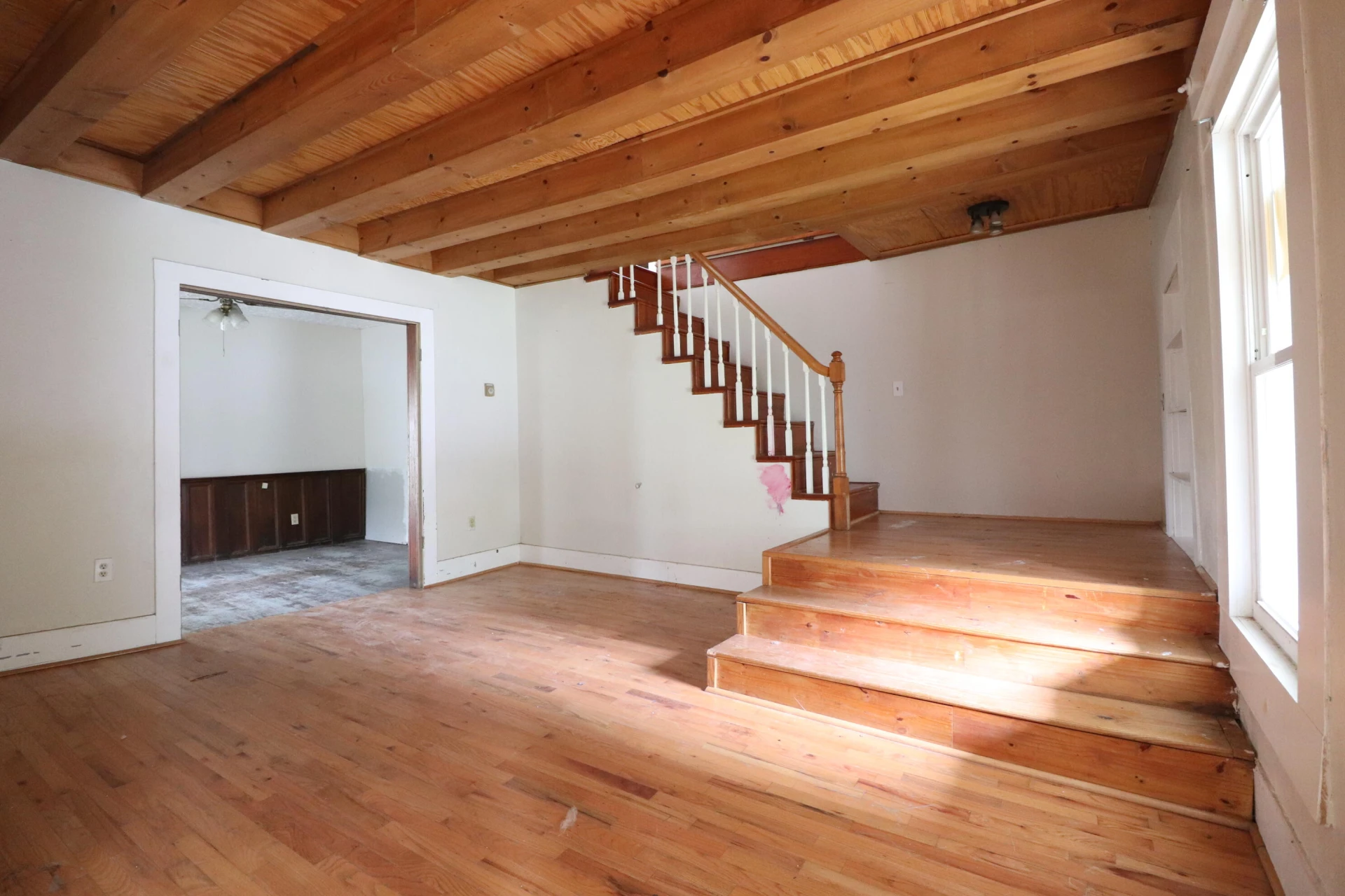402 Craig ST NE - Photo 9