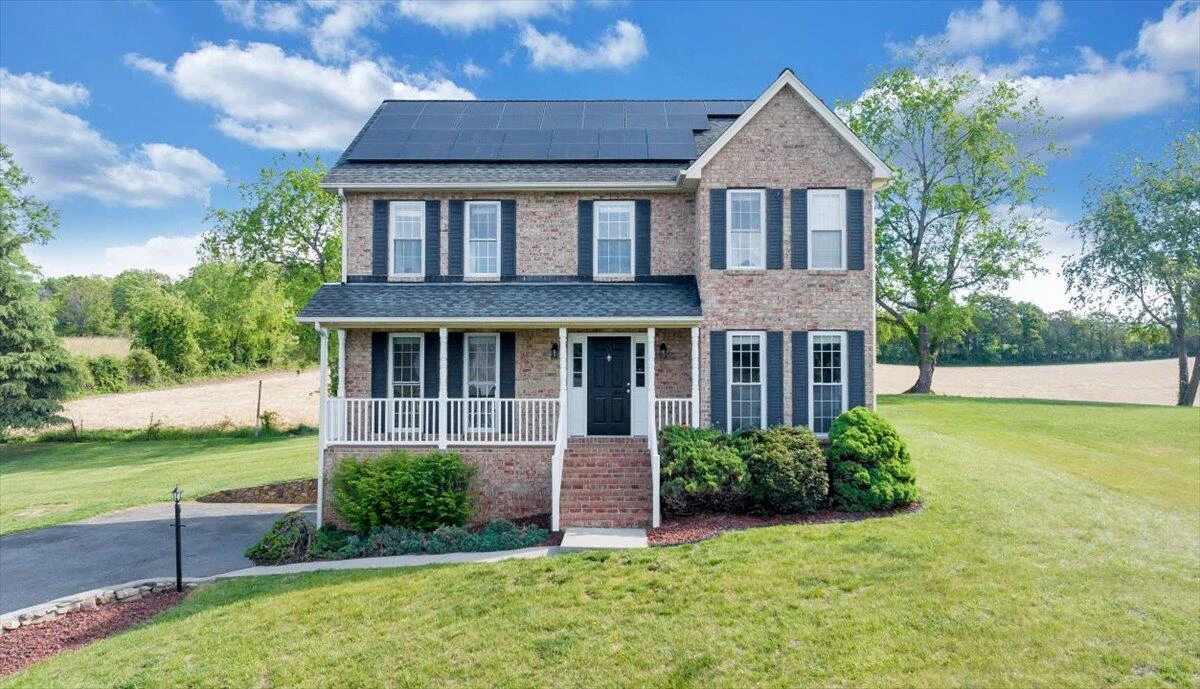 692 Brookfield LN