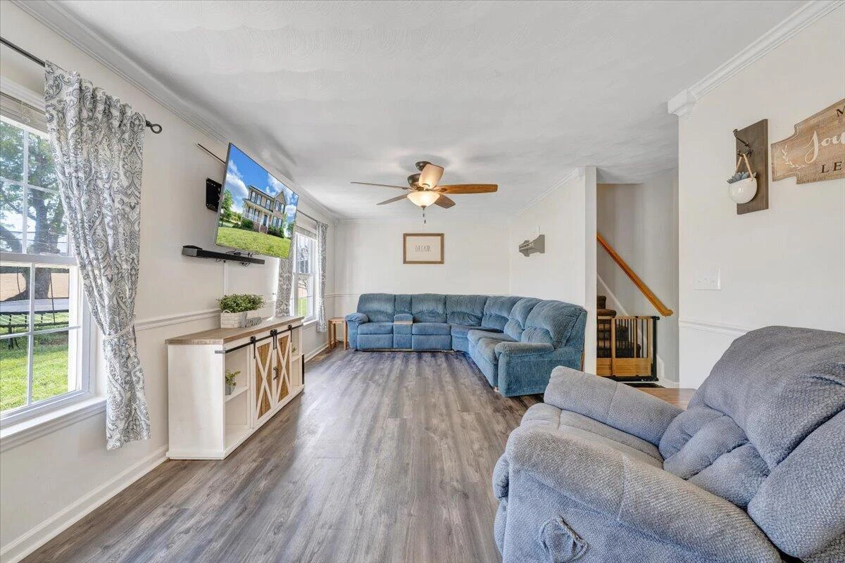 692 Brookfield LN - Photo 10