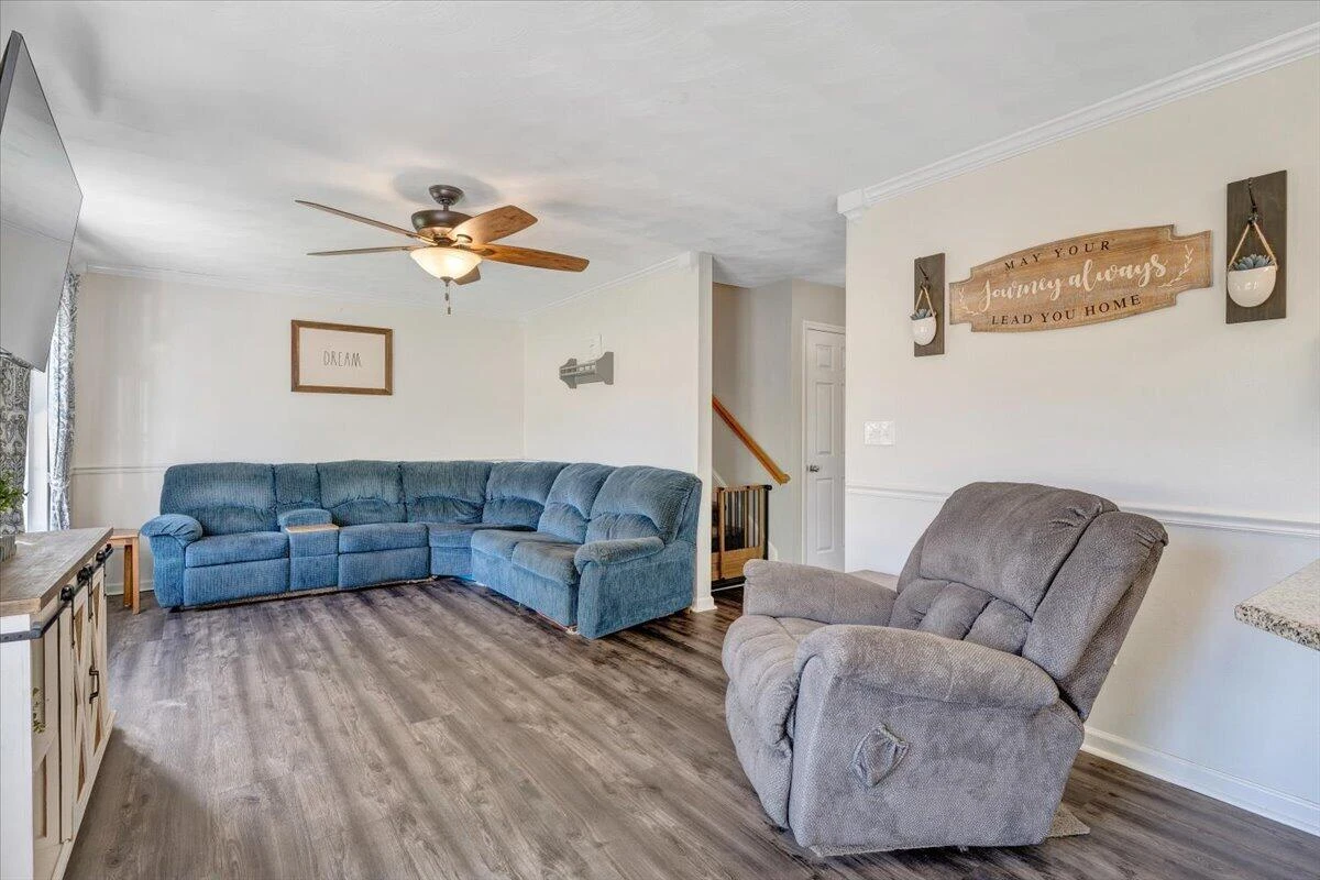 692 Brookfield LN - Photo 11