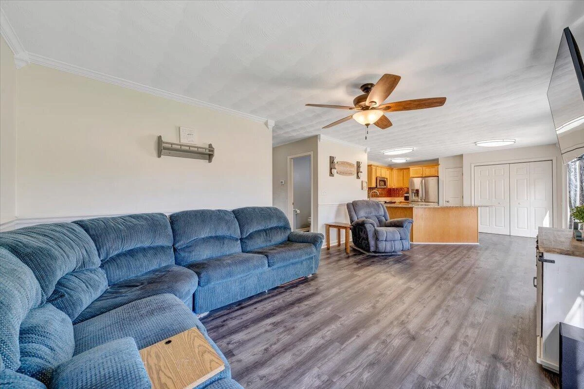 692 Brookfield LN - Photo 12
