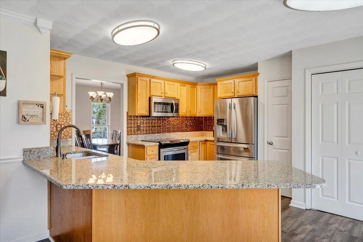 692 Brookfield LN - Photo 15