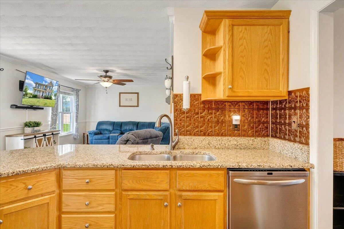 692 Brookfield LN - Photo 22