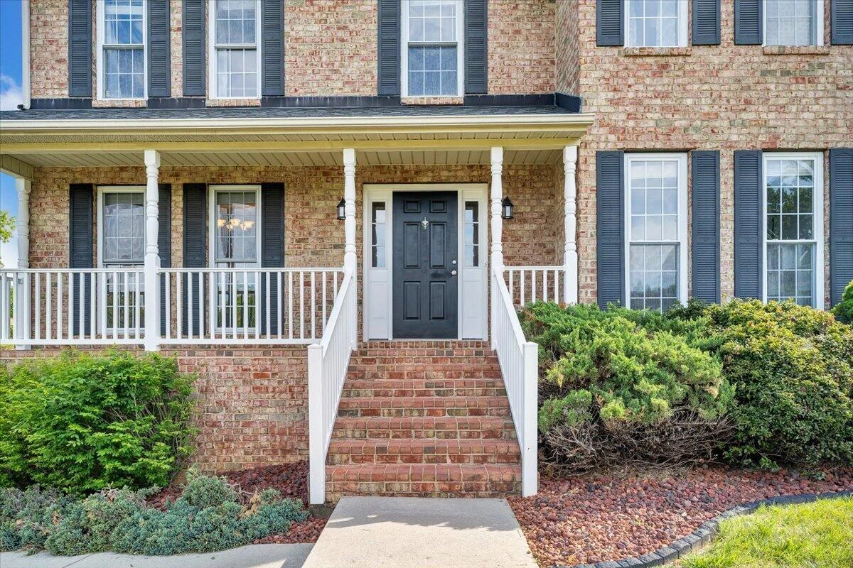 692 Brookfield LN - Photo 3