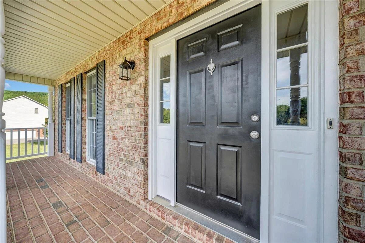 692 Brookfield LN - Photo 4