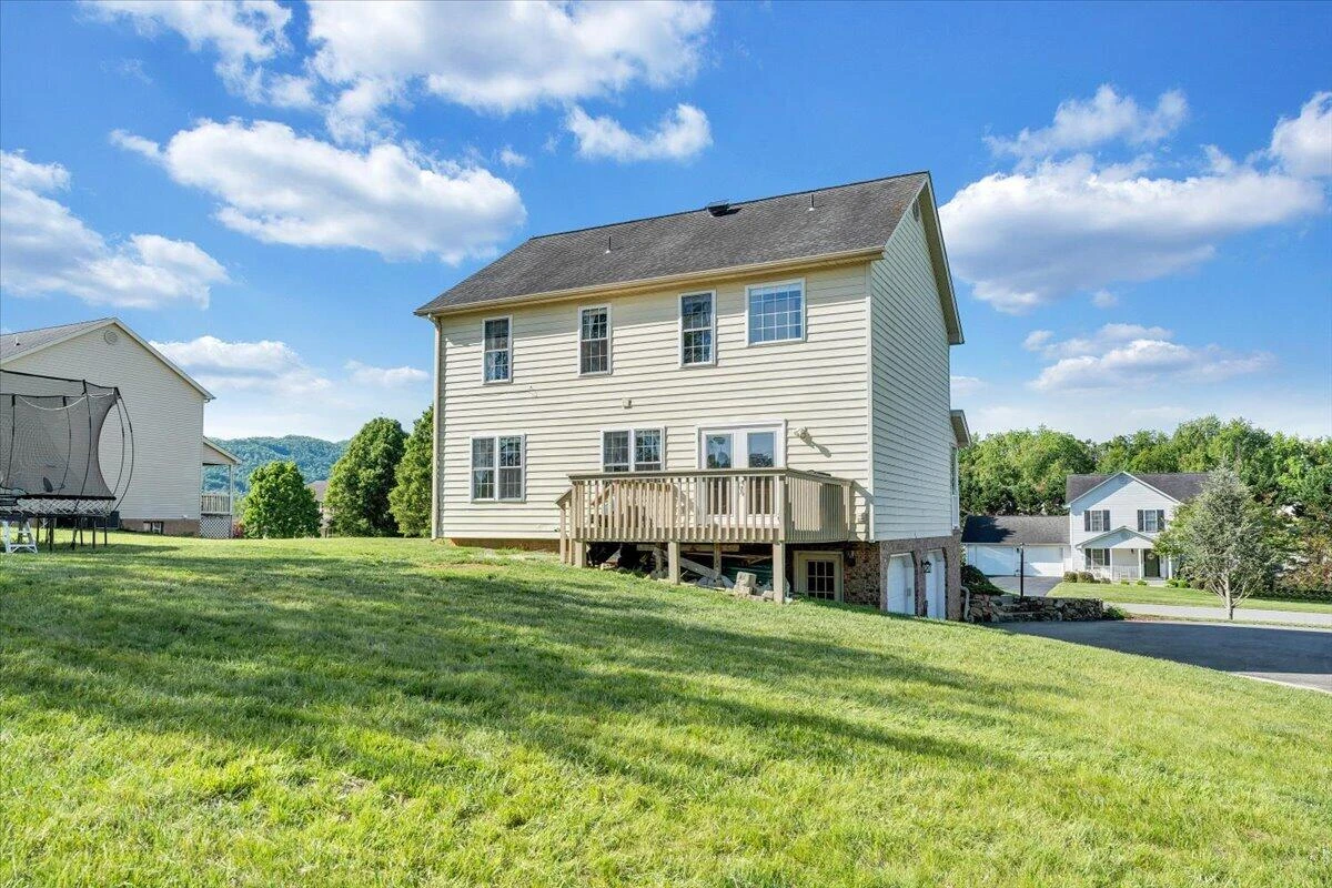 692 Brookfield LN - Photo 53