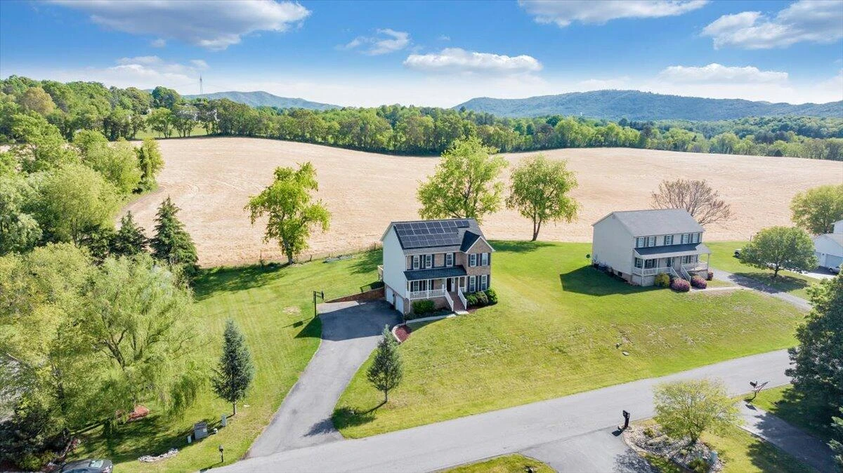 692 Brookfield LN - Photo 63