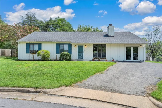 5421 Apple Blossom LN