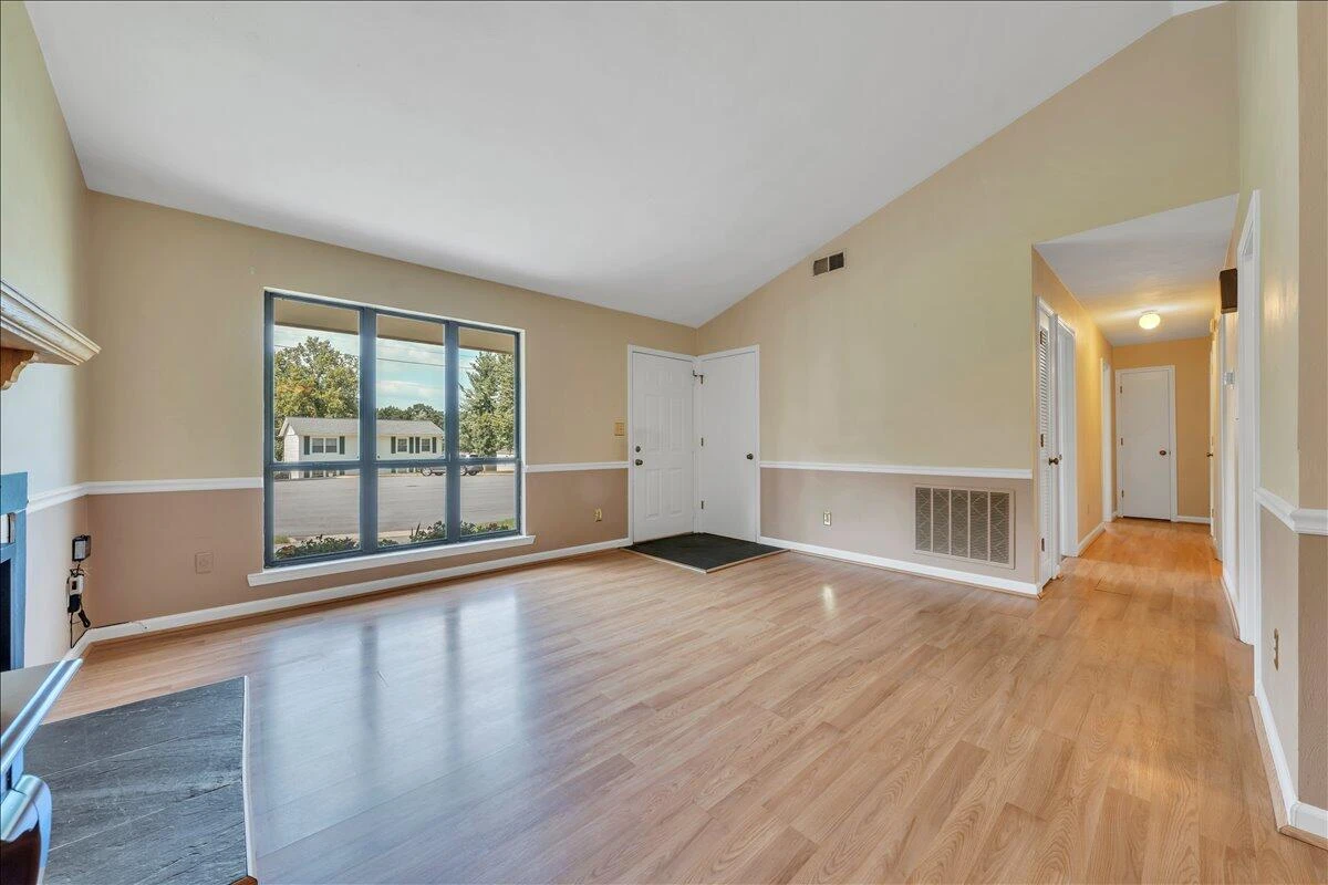 5421 Apple Blossom LN - Photo 3