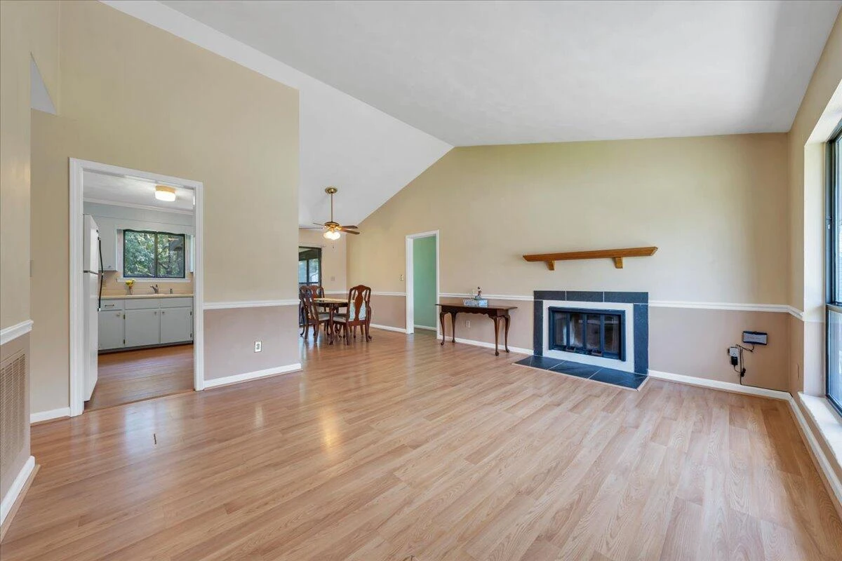5421 Apple Blossom LN - Photo 4