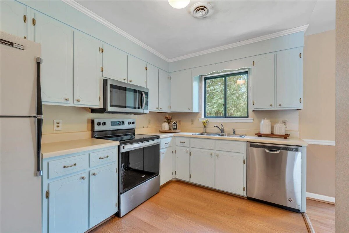 5421 Apple Blossom LN - Photo 5