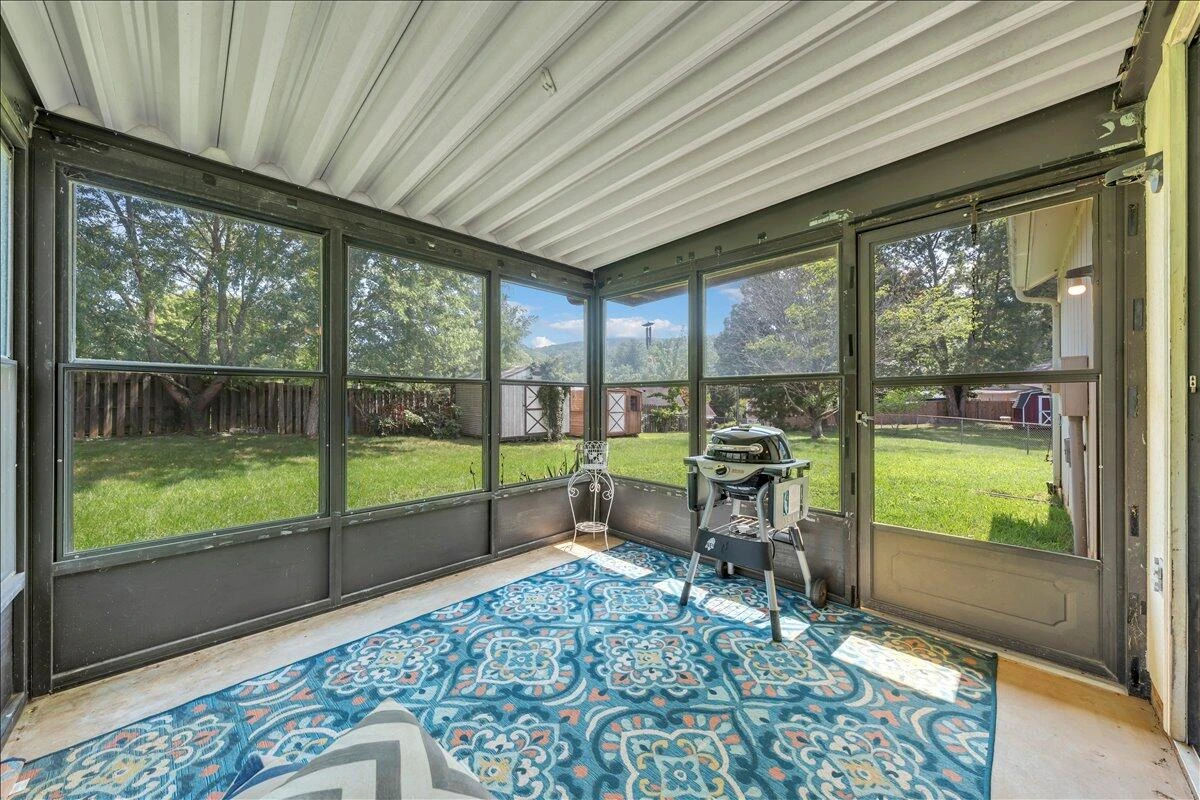5421 Apple Blossom LN - Photo 19