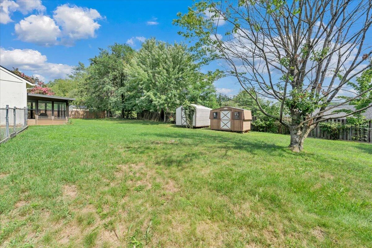 5421 Apple Blossom LN - Photo 24