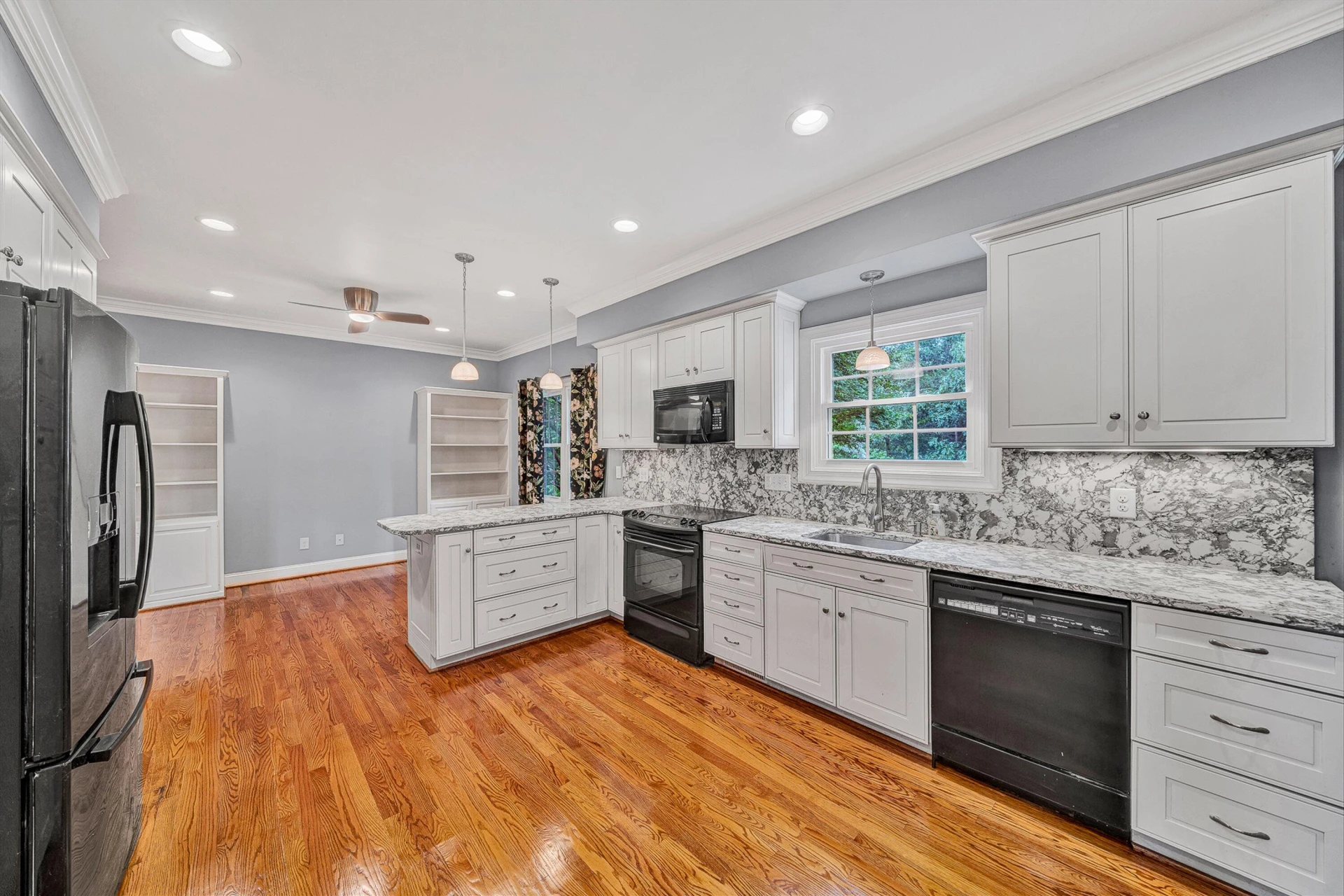 8352 Cardington DR - Photo 12