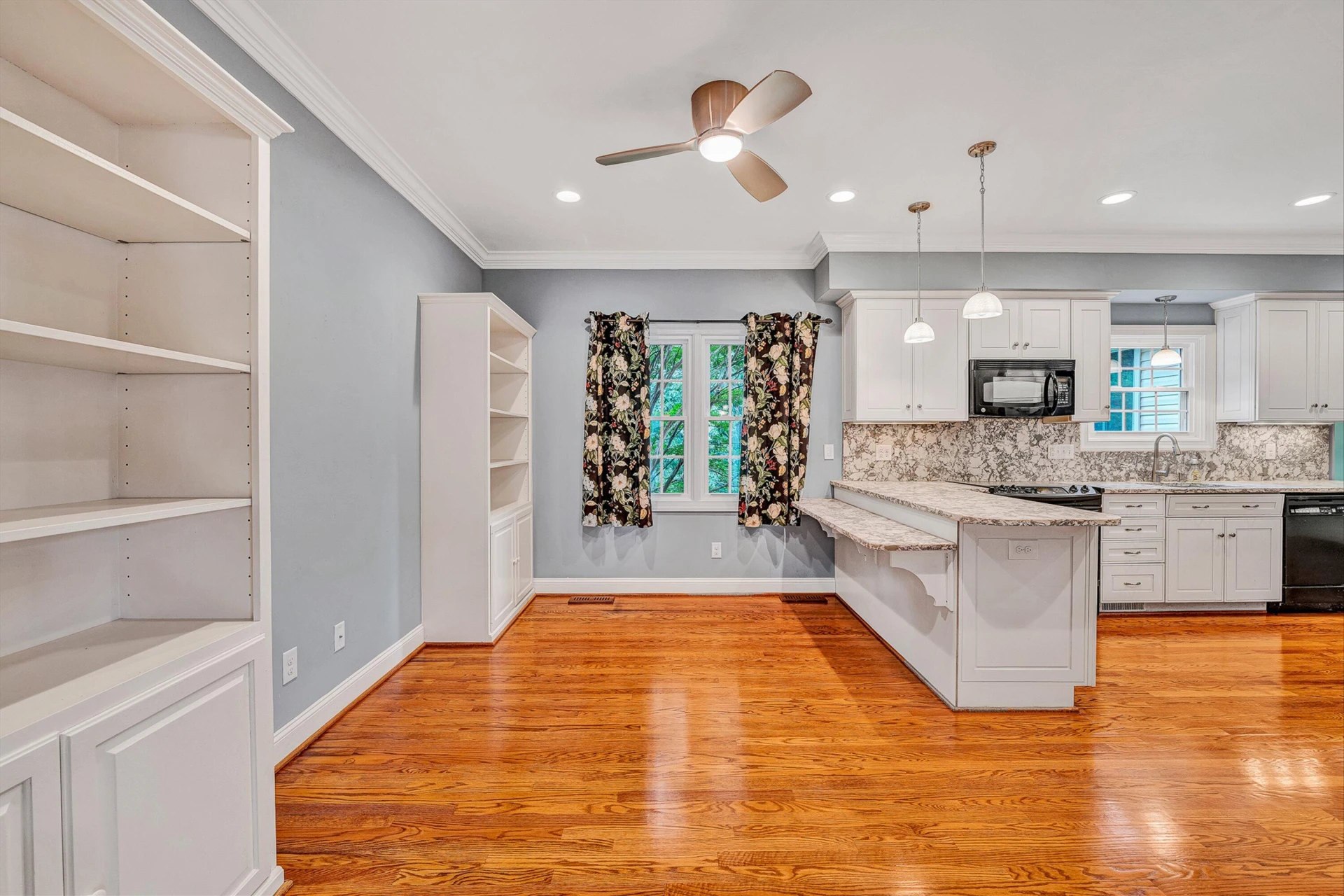 8352 Cardington DR - Photo 8