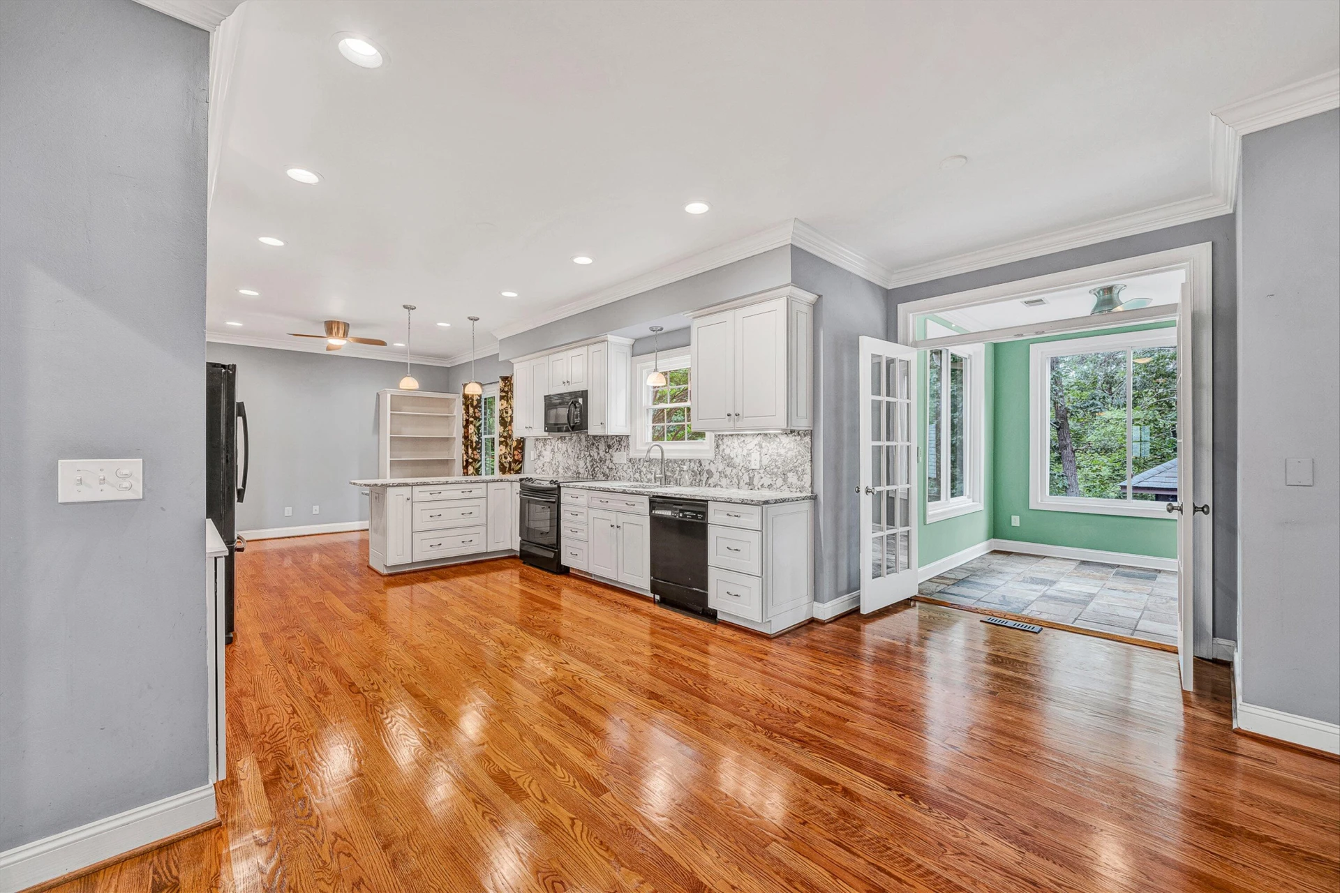 8352 Cardington DR - Photo 9