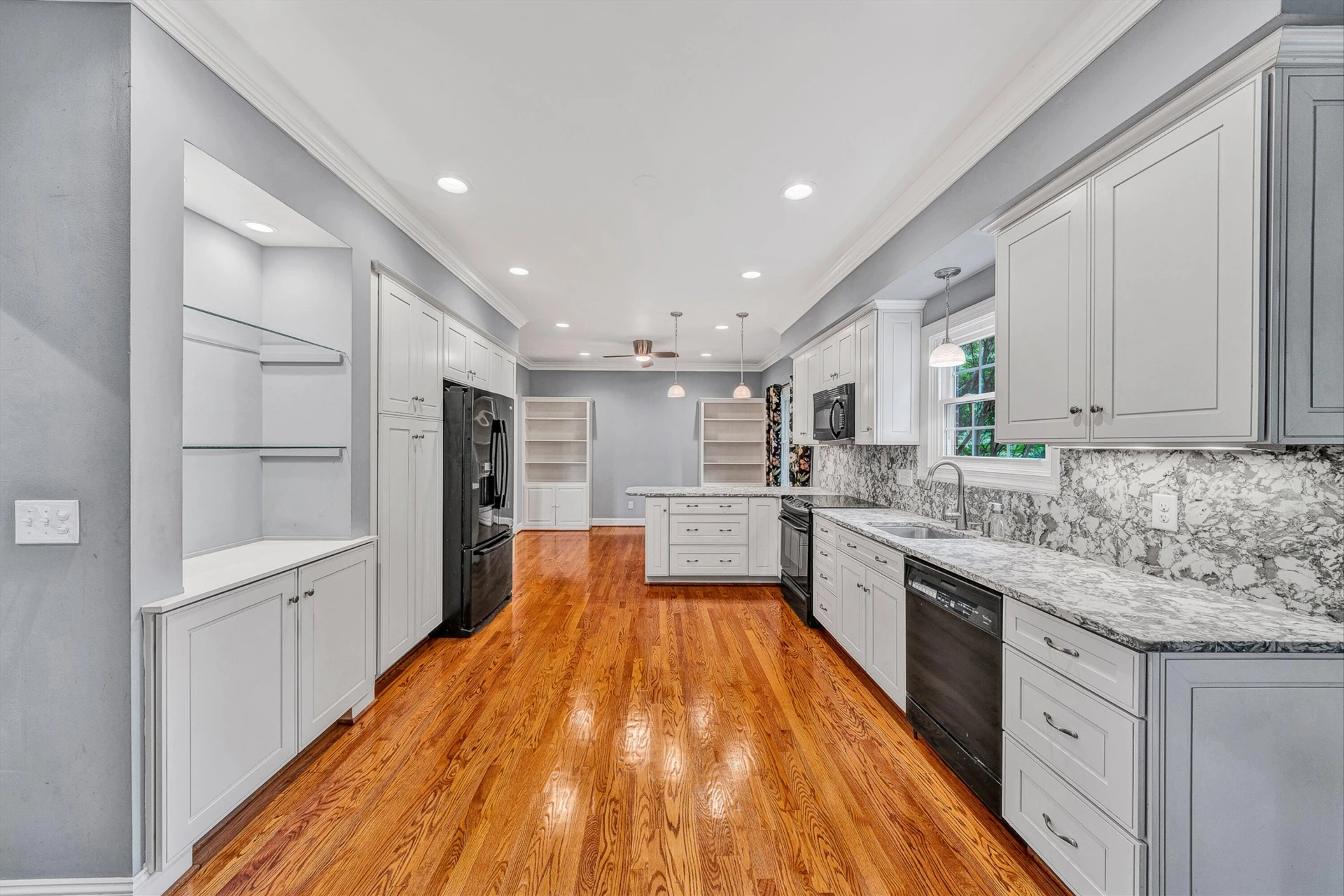 8352 Cardington DR - Photo 10