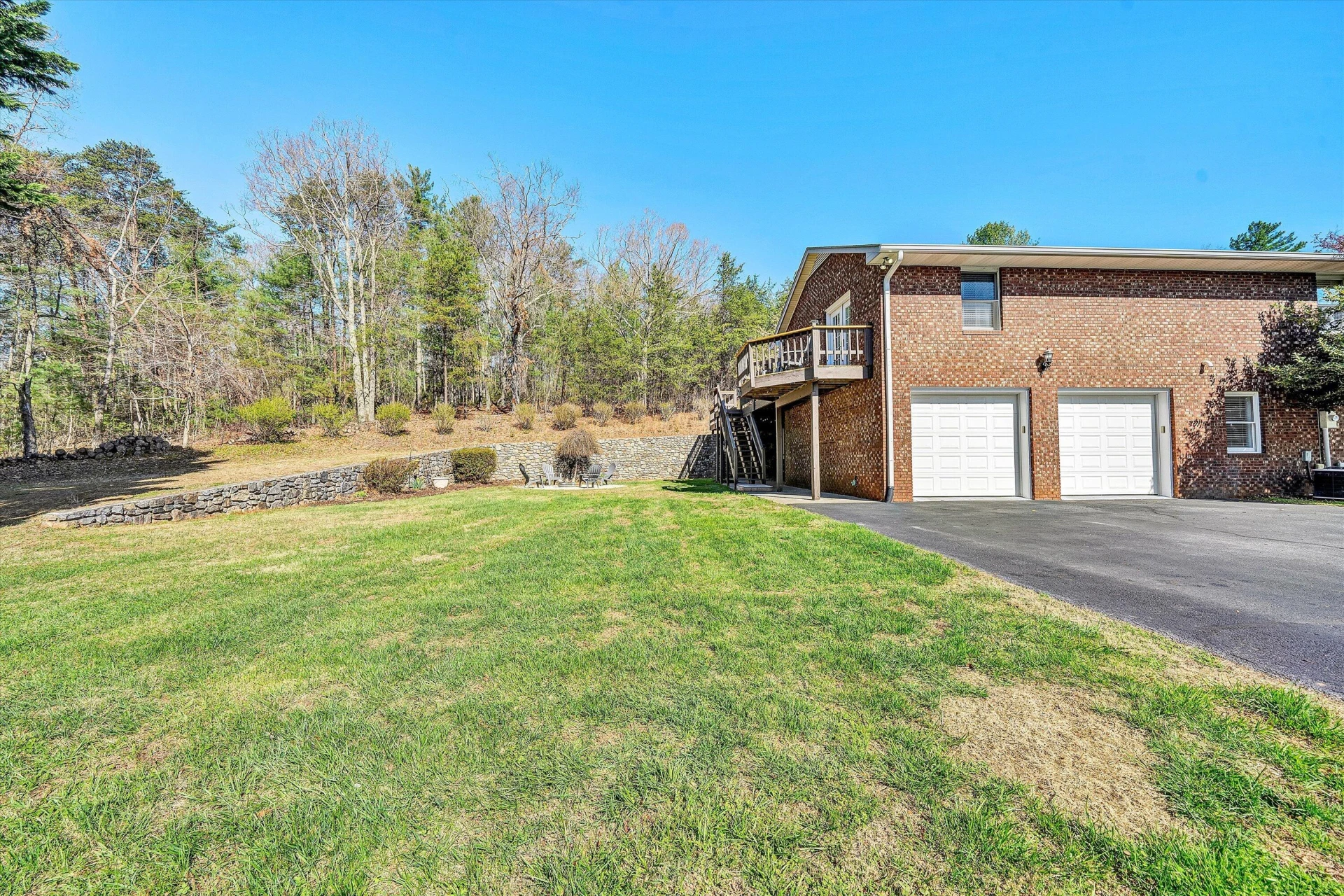 1488 HENRY RD - Photo 3