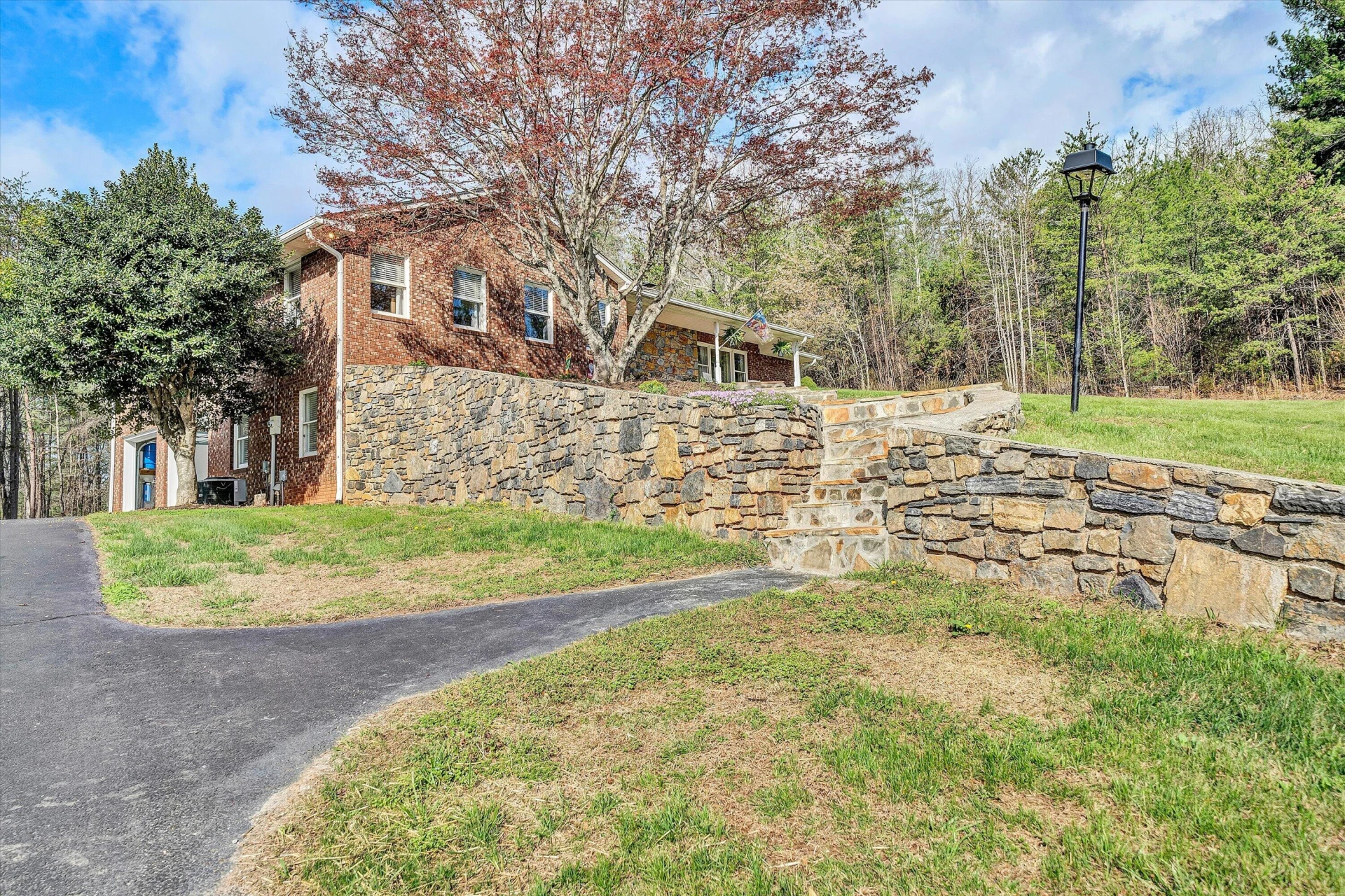 1488 HENRY RD - Photo 2