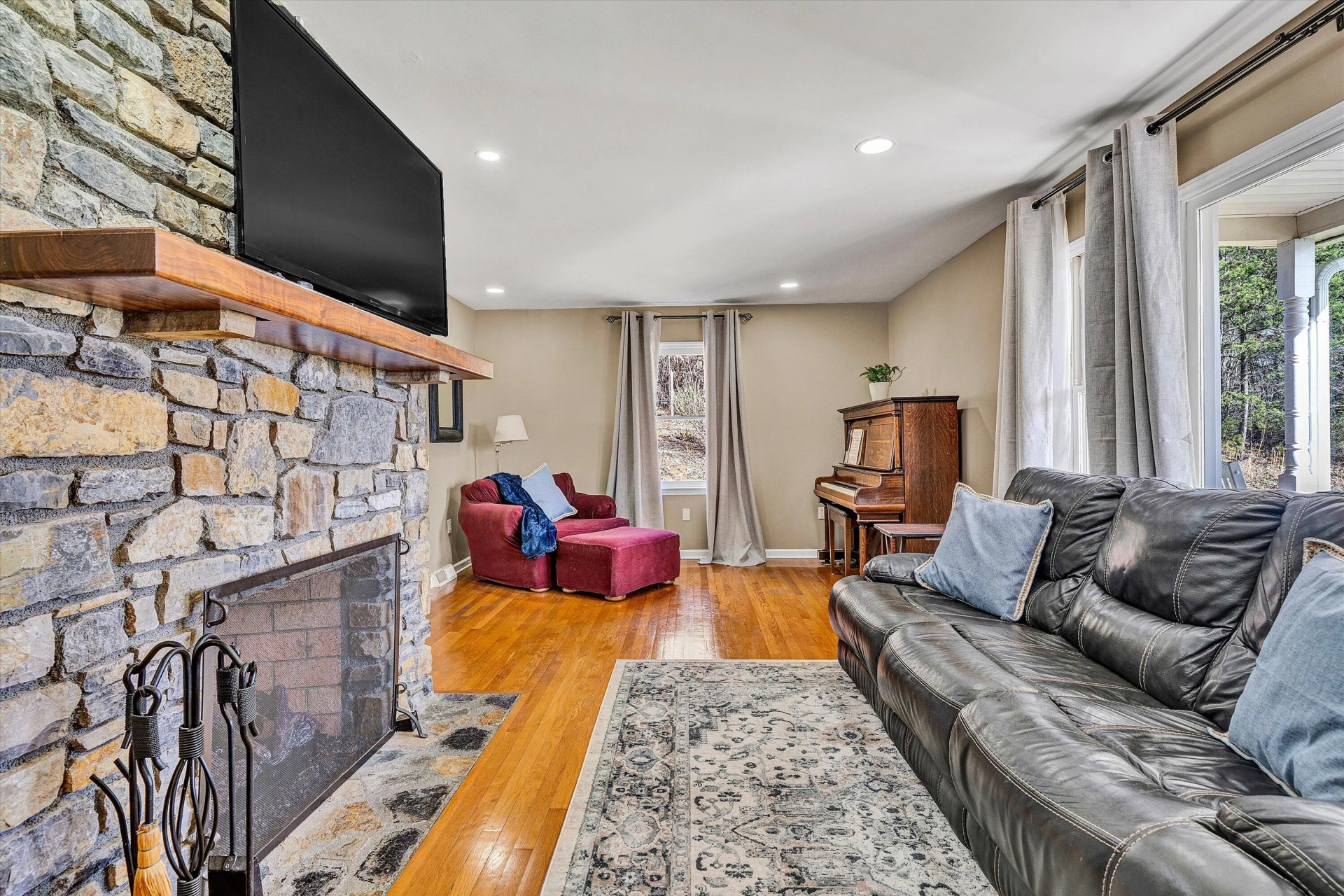 1488 HENRY RD - Photo 14