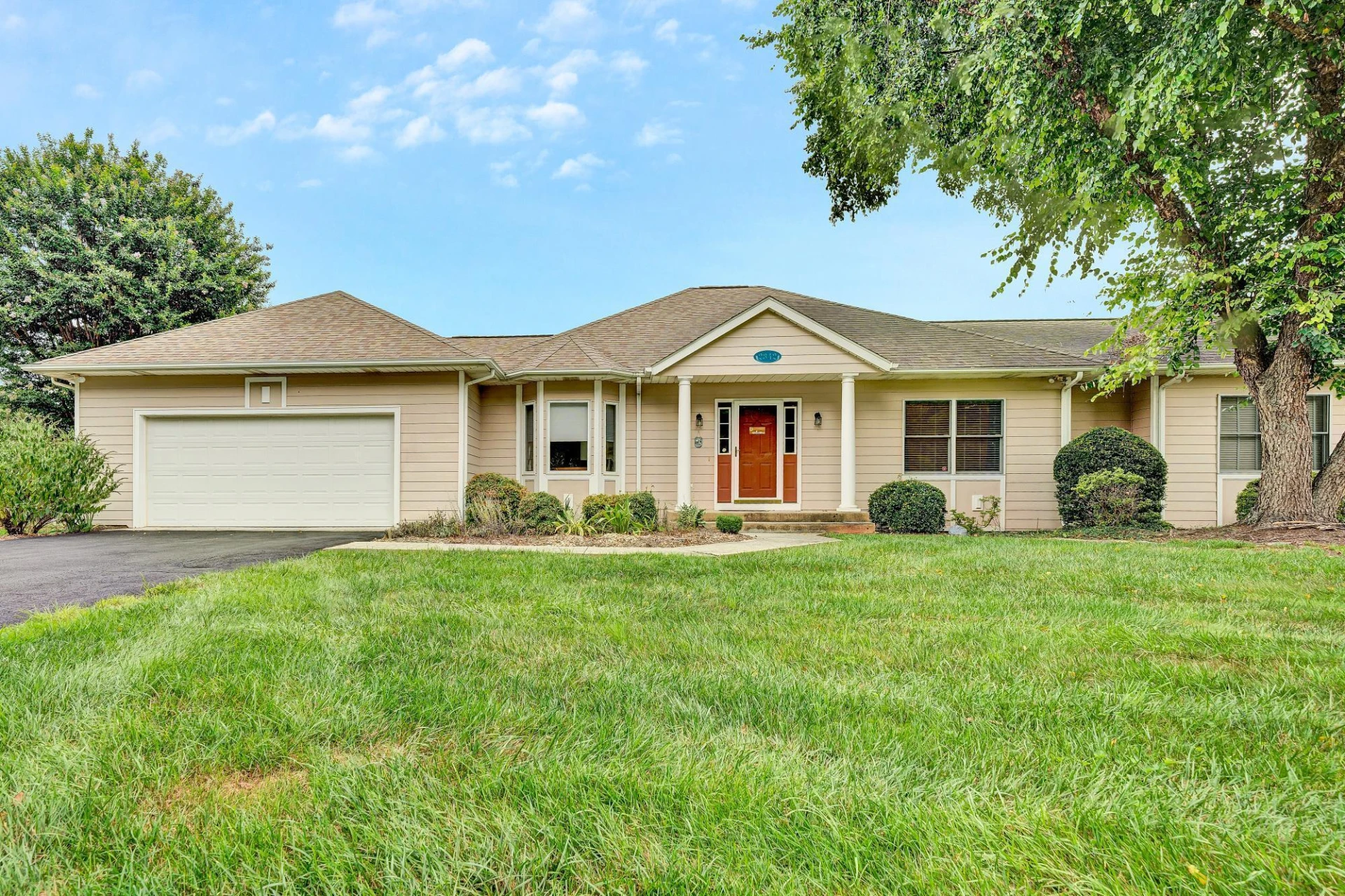 2342 Lake Retreat RD - Photo 2