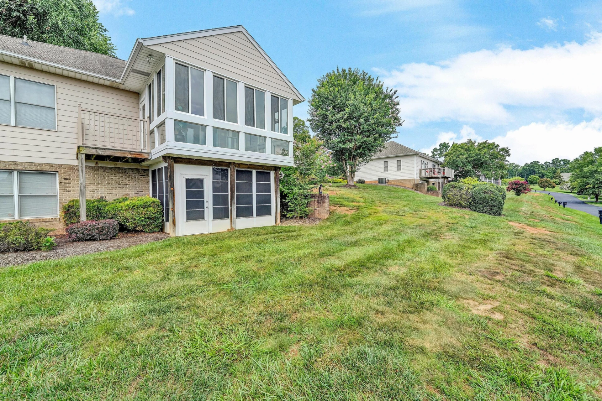 2342 Lake Retreat RD - Photo 35