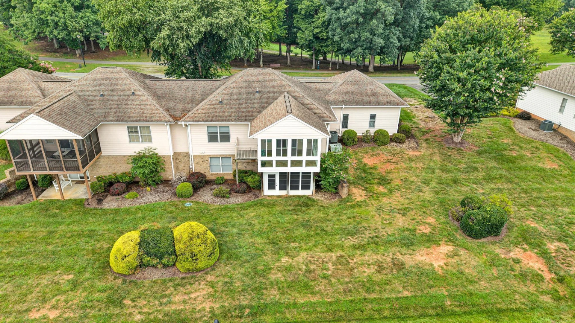 2342 Lake Retreat RD - Photo 36