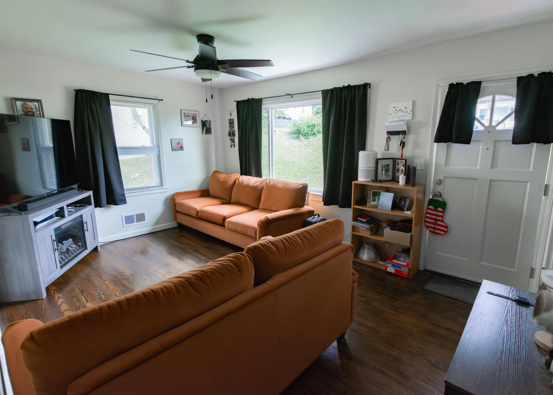 4243 Tennessee AVE NW - Photo 2