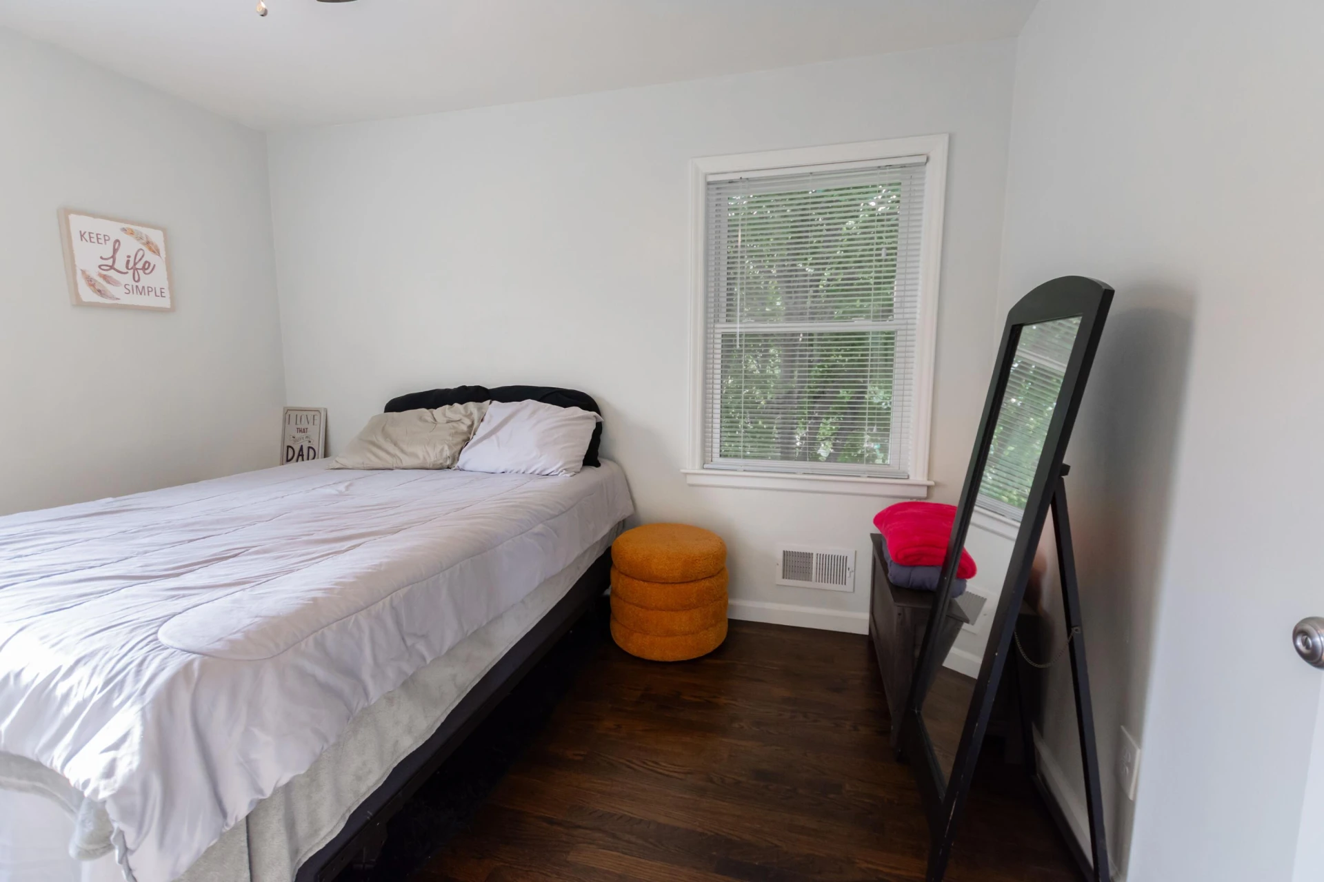 4243 Tennessee AVE NW - Photo 8