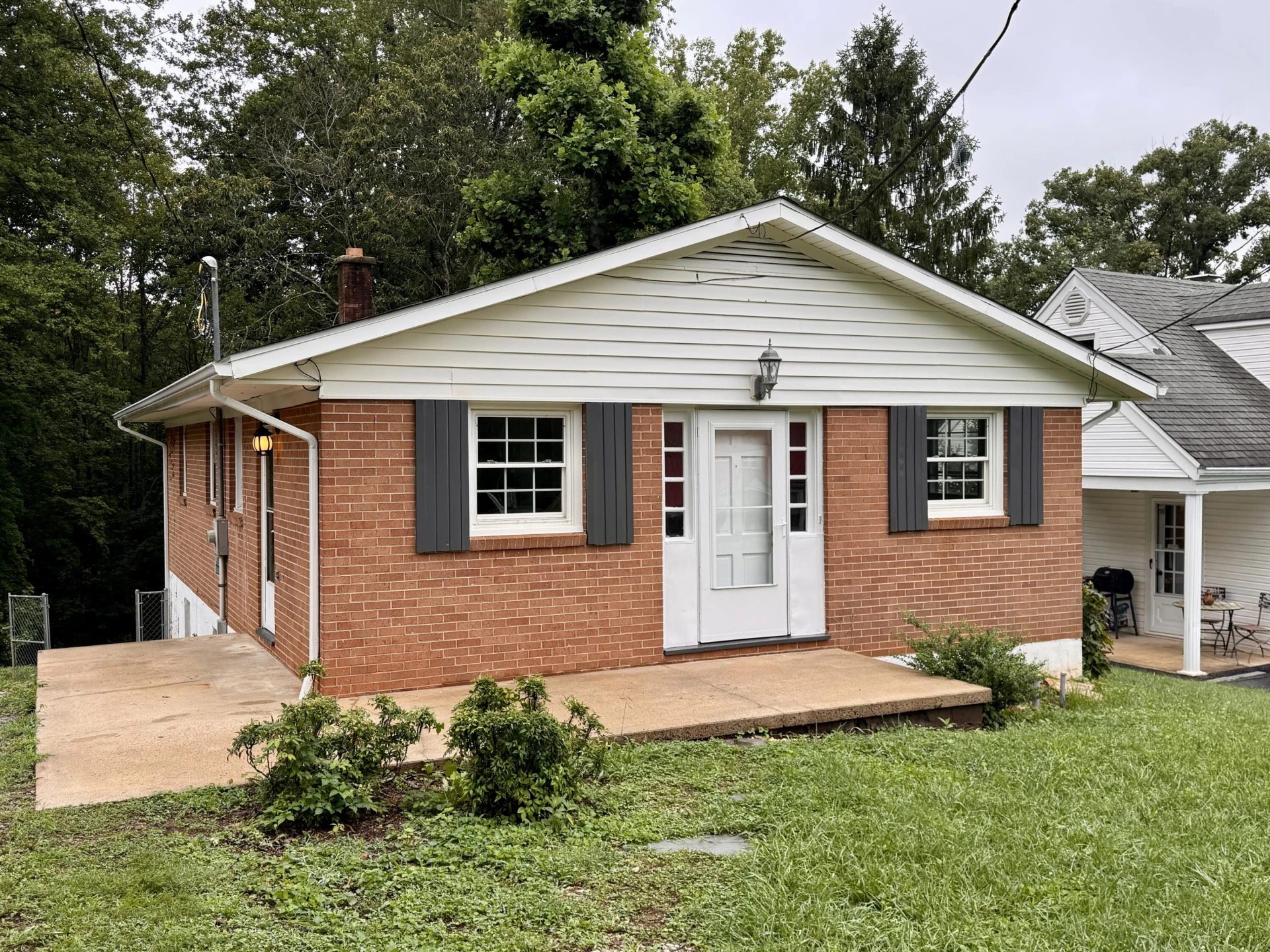 809 Banks RD