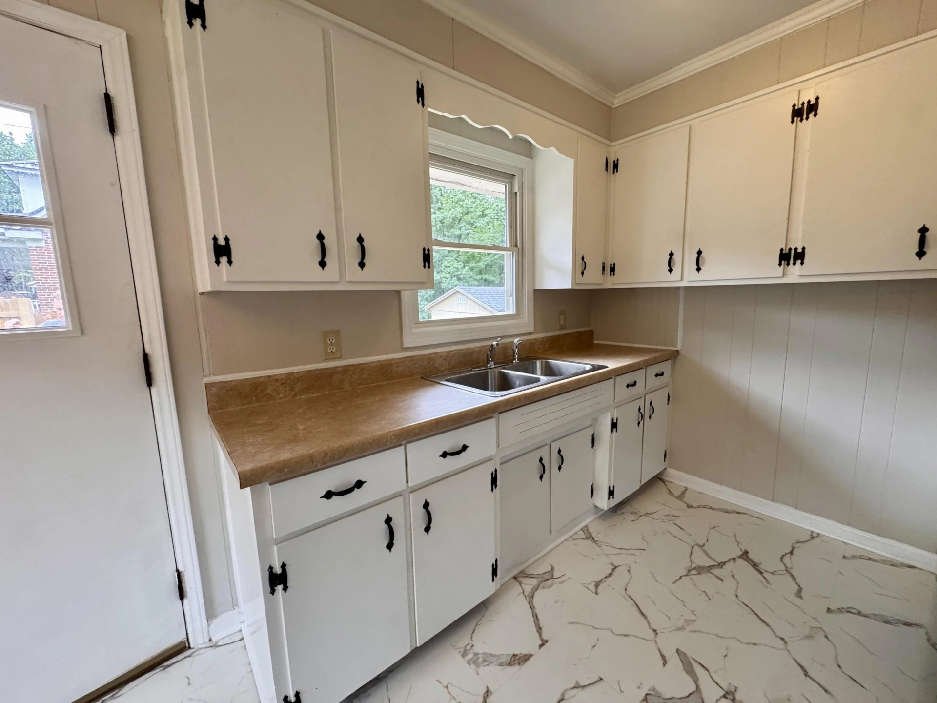 809 Banks RD - Photo 6