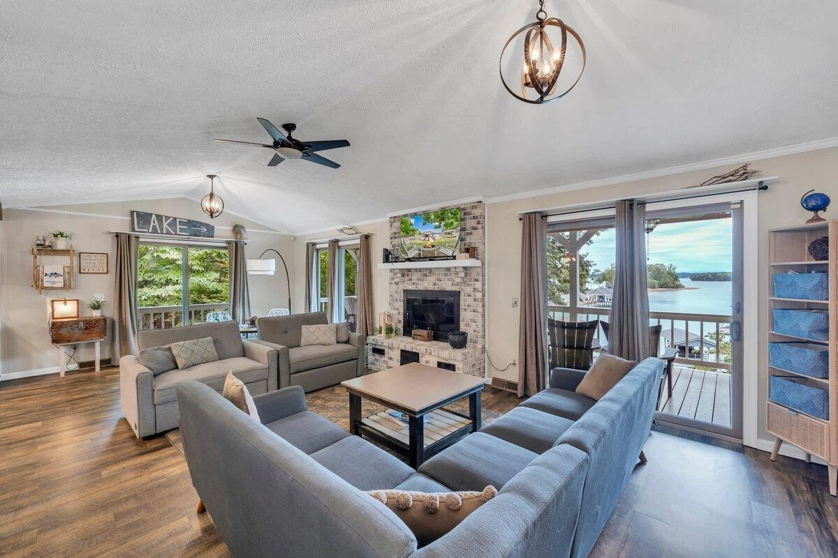 6015 Smith Mountain RD - Photo 14