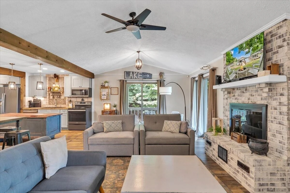 6015 Smith Mountain RD - Photo 17