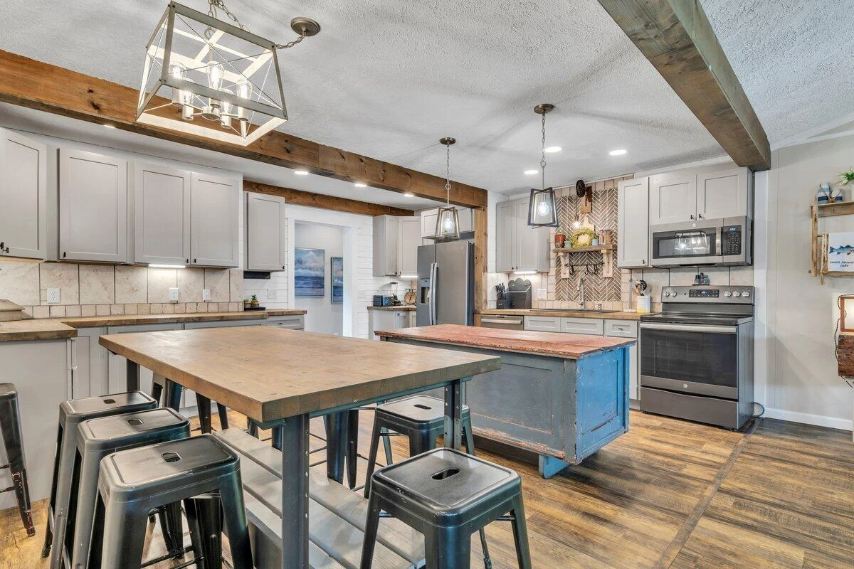 6015 Smith Mountain RD - Photo 20