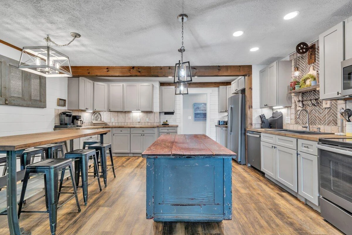 6015 Smith Mountain RD - Photo 21