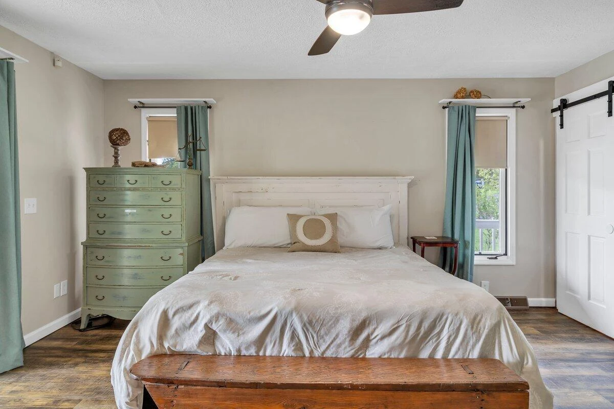 6015 Smith Mountain RD - Photo 26