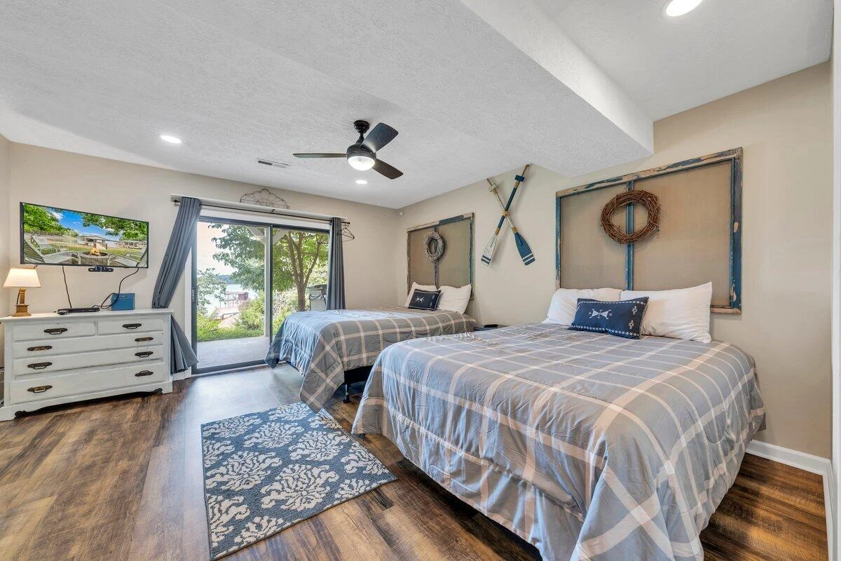 6015 Smith Mountain RD - Photo 45