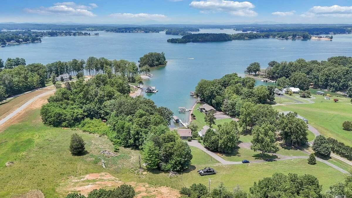 6015 Smith Mountain RD - Photo 10