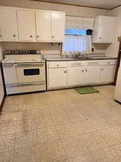 4025 Virginia AVE NW - Photo 5