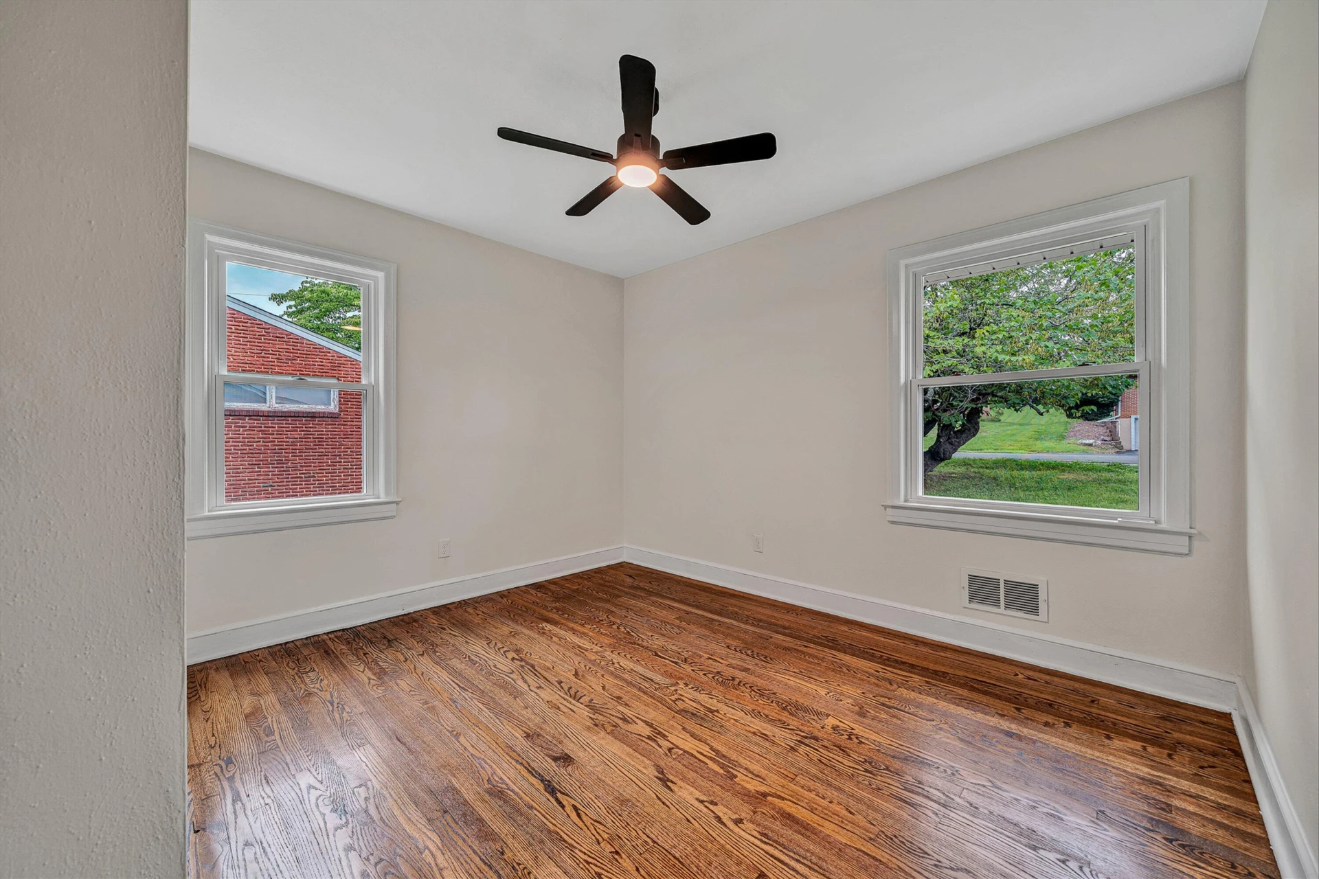 4548 Cresthill DR - Photo 17