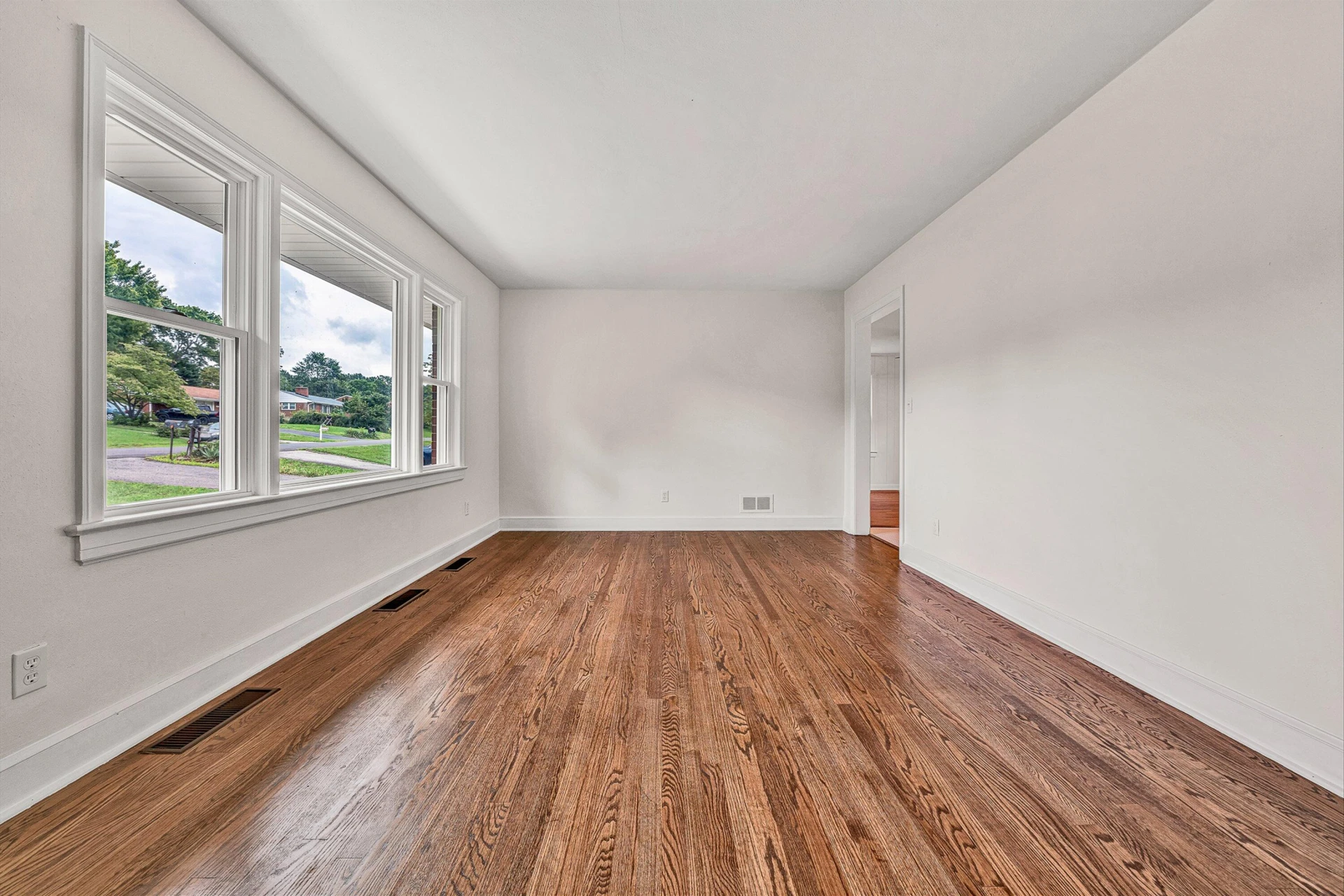 4548 Cresthill DR - Photo 4