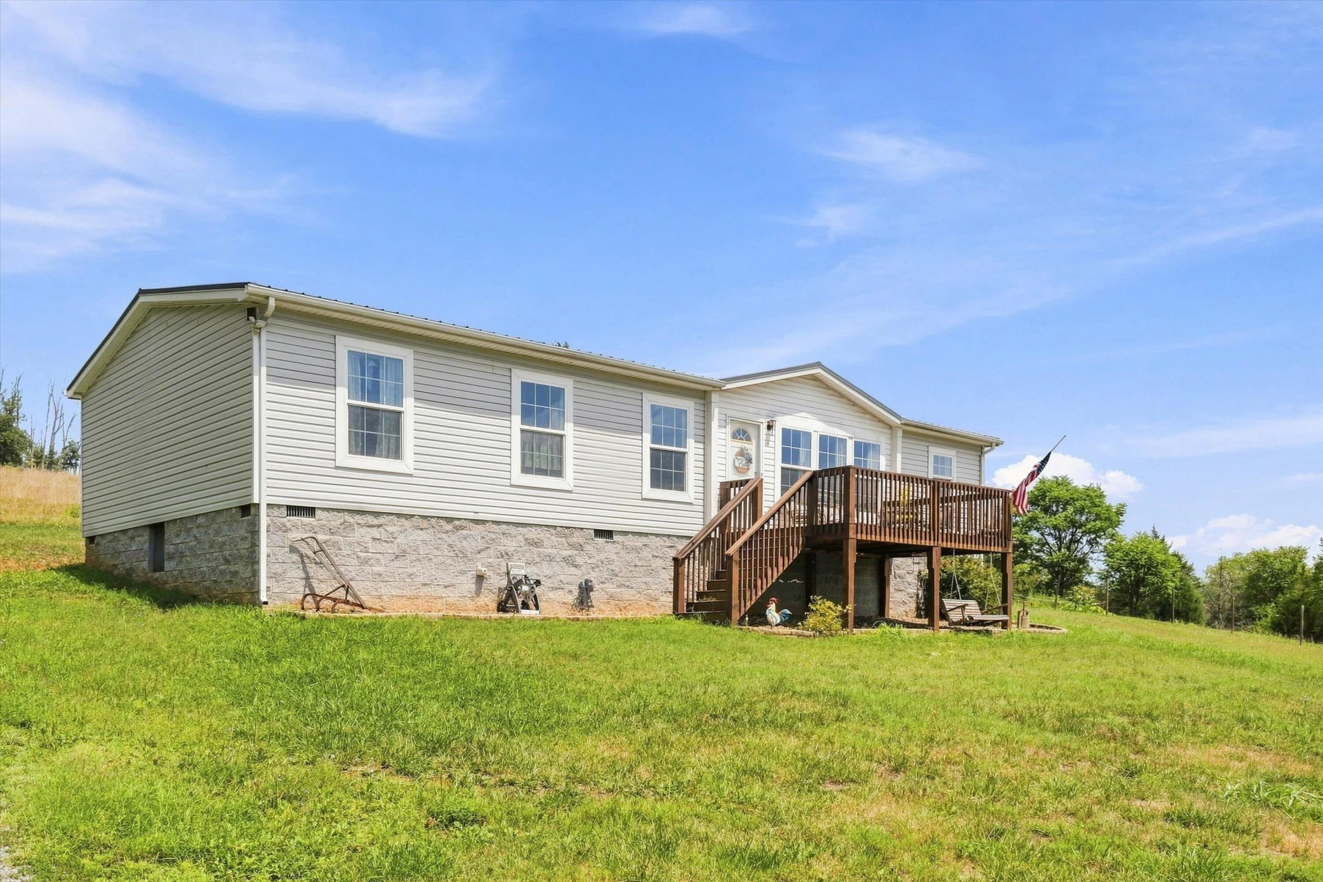 611 Martins LN - Photo 2