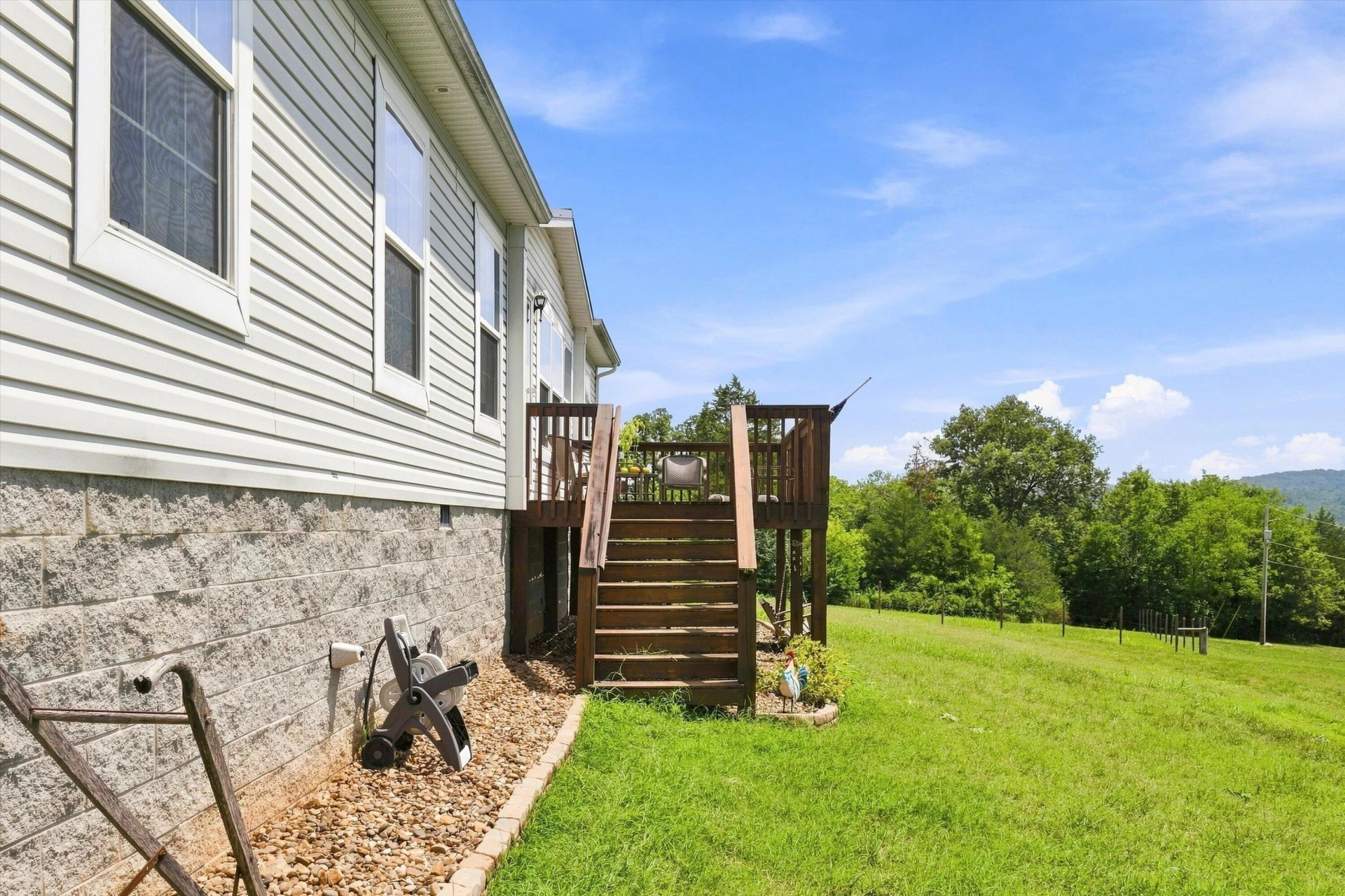 611 Martins LN - Photo 3
